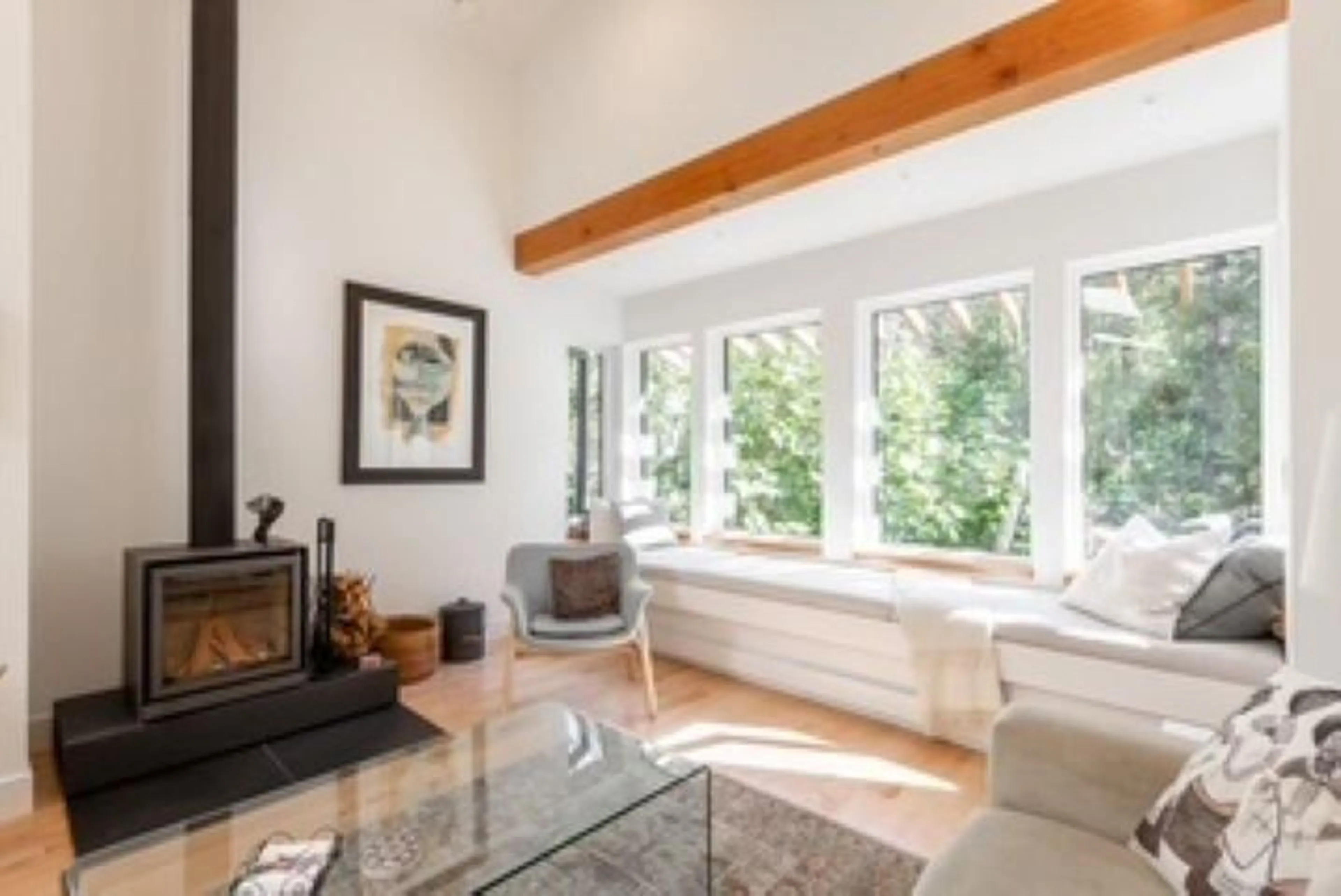 Living room with furniture, unknown for 411 7TH AVENUE, Hope British Columbia V0X1L0