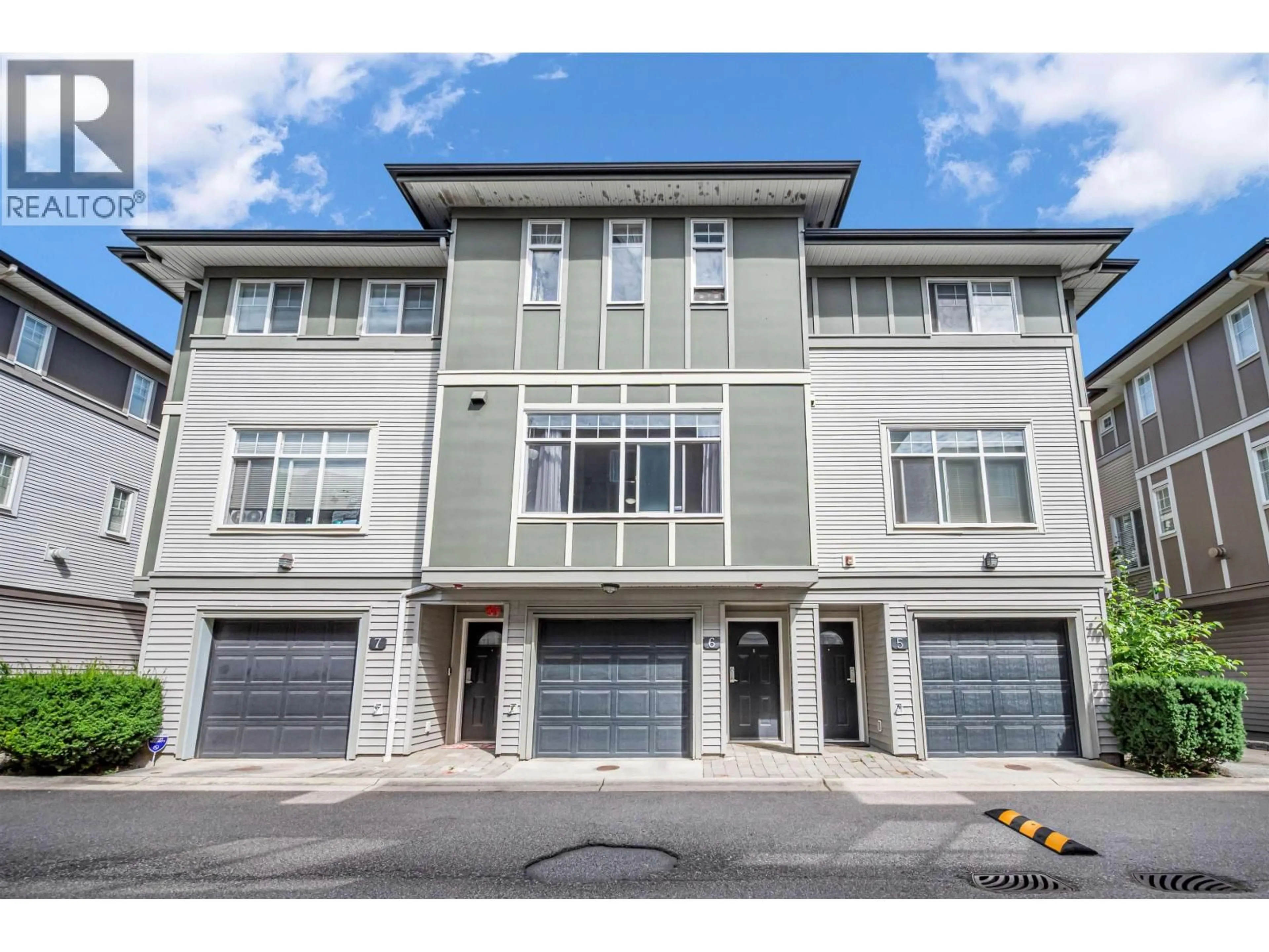 Home with vinyl exterior material, street for 6 - 1010 EWEN AVENUE, New Westminster British Columbia V3M5C9