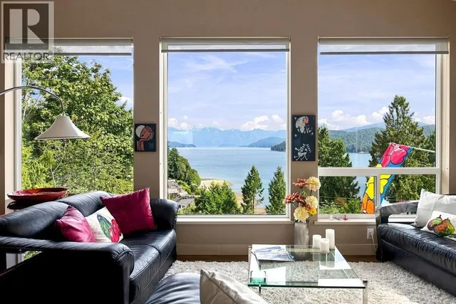 491 WOODLAND AVENUE, Gibsons 5