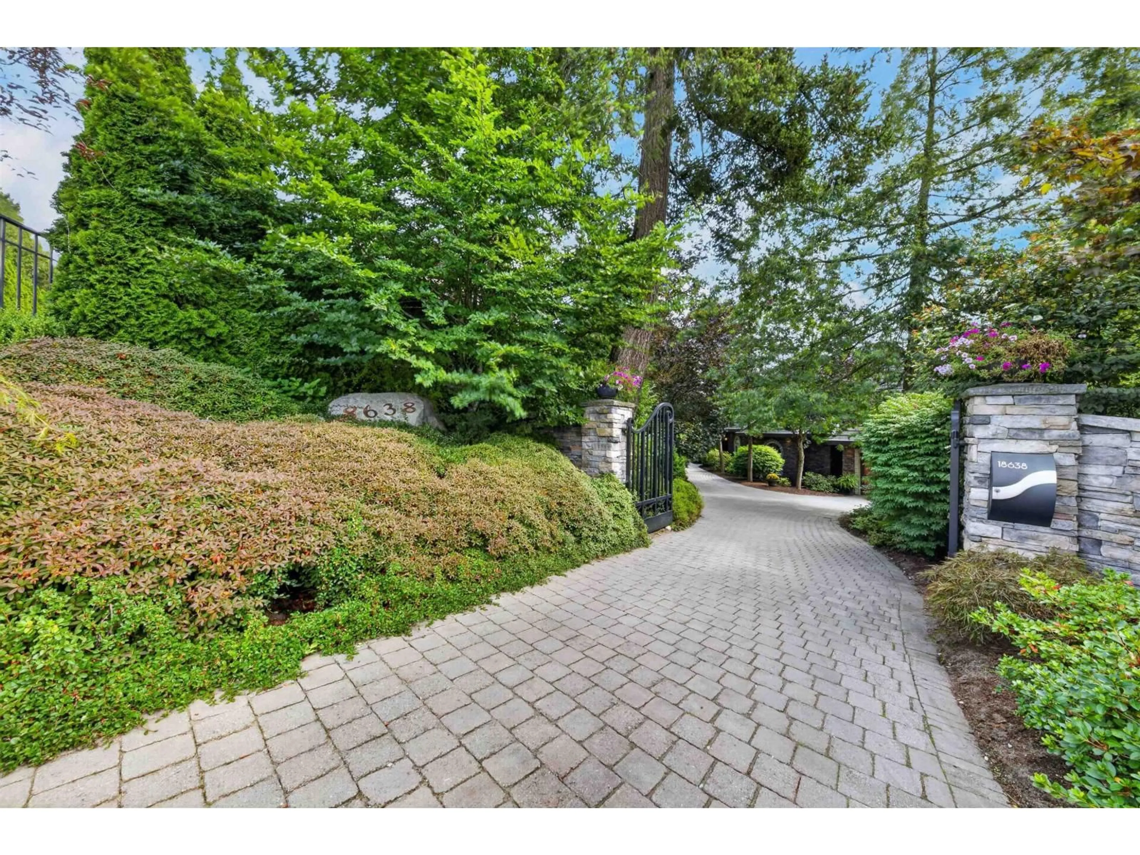 Unknown for 18638 54A AVENUE, Surrey British Columbia V3S8L5