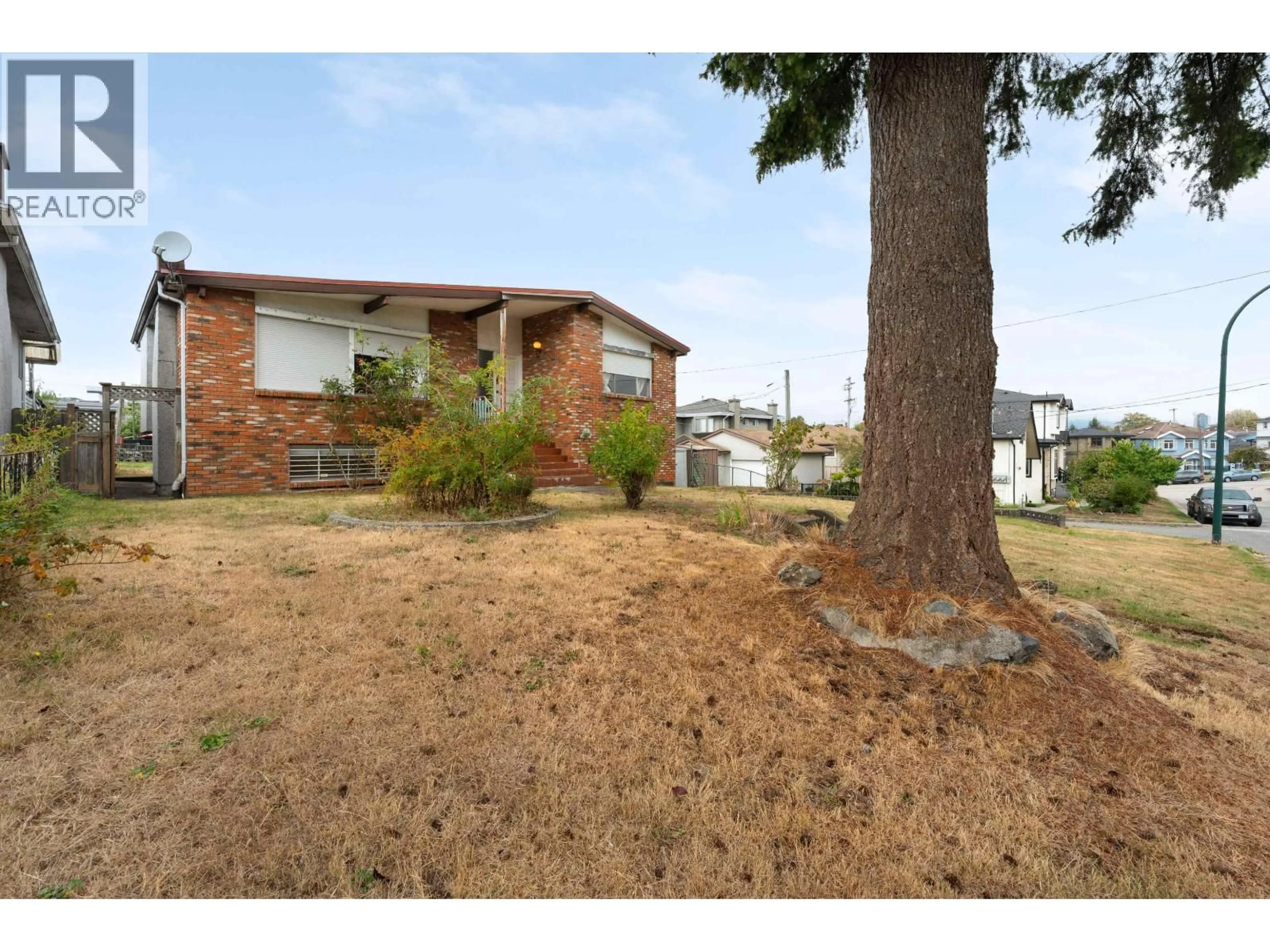 Unknown for 4561 MANOR STREET, Vancouver British Columbia V5R3X4