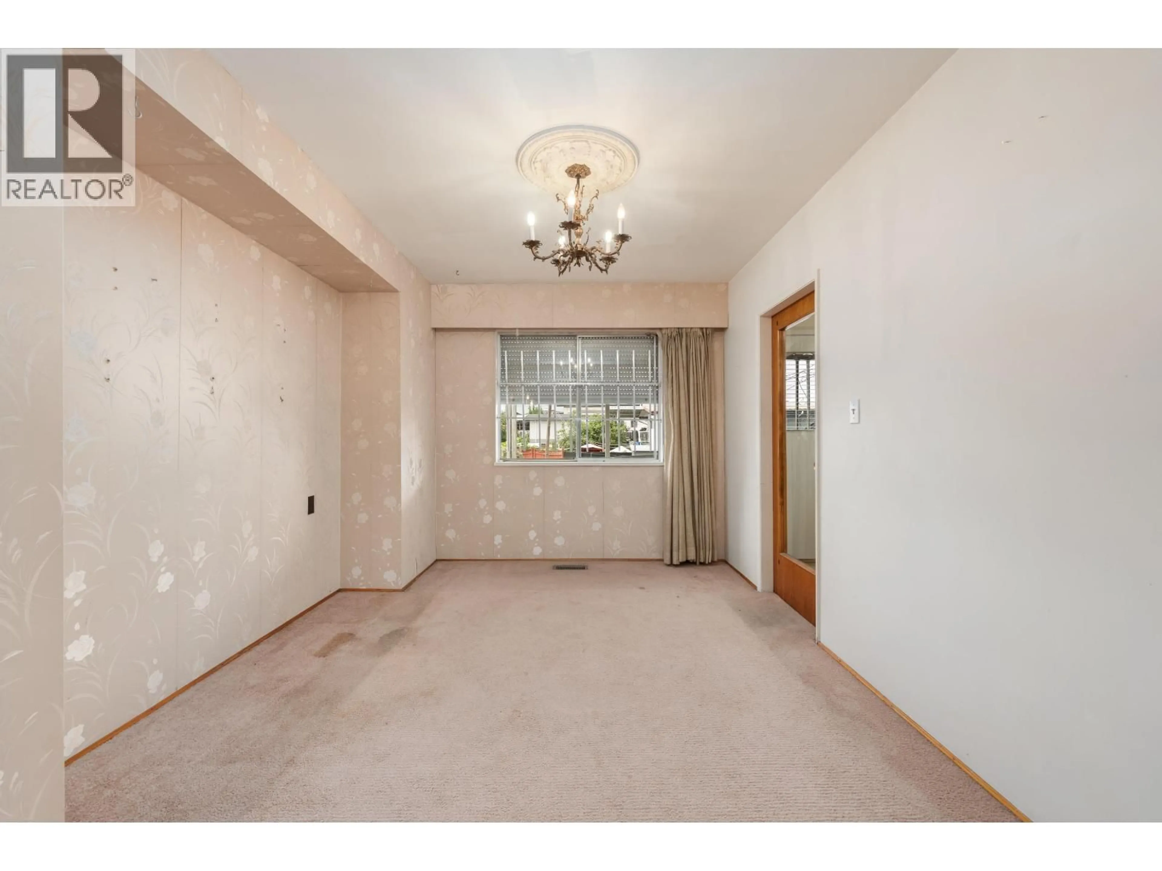 Unknown for 4561 MANOR STREET, Vancouver British Columbia V5R3X4