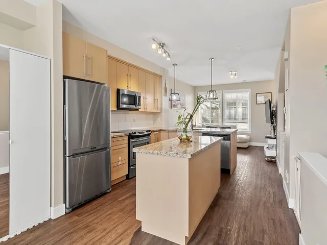 25 - 8250 209B STREET, Langley 3