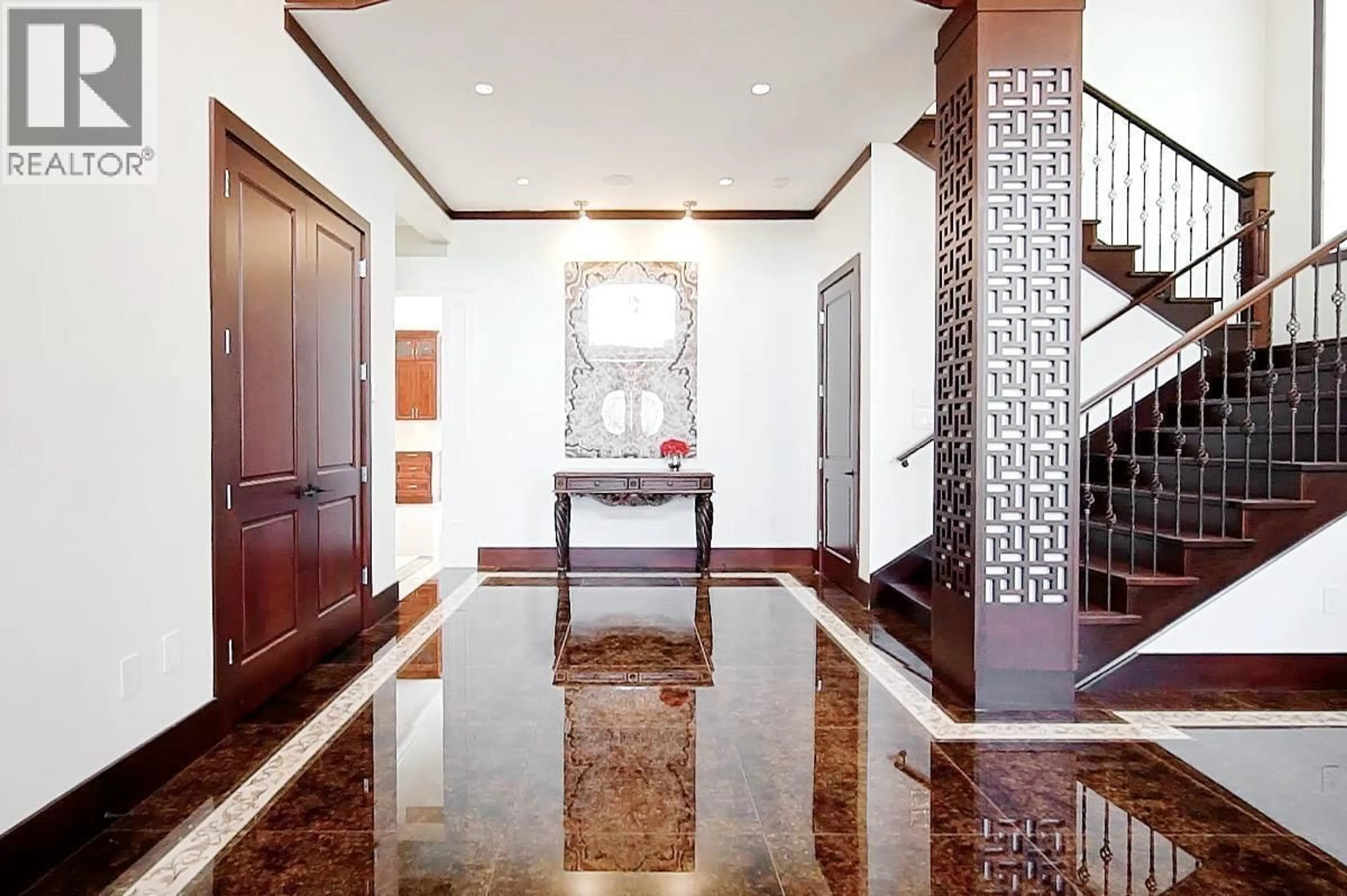 Indoor foyer for 6700 MAPLE ROAD, Richmond British Columbia V7E1G5