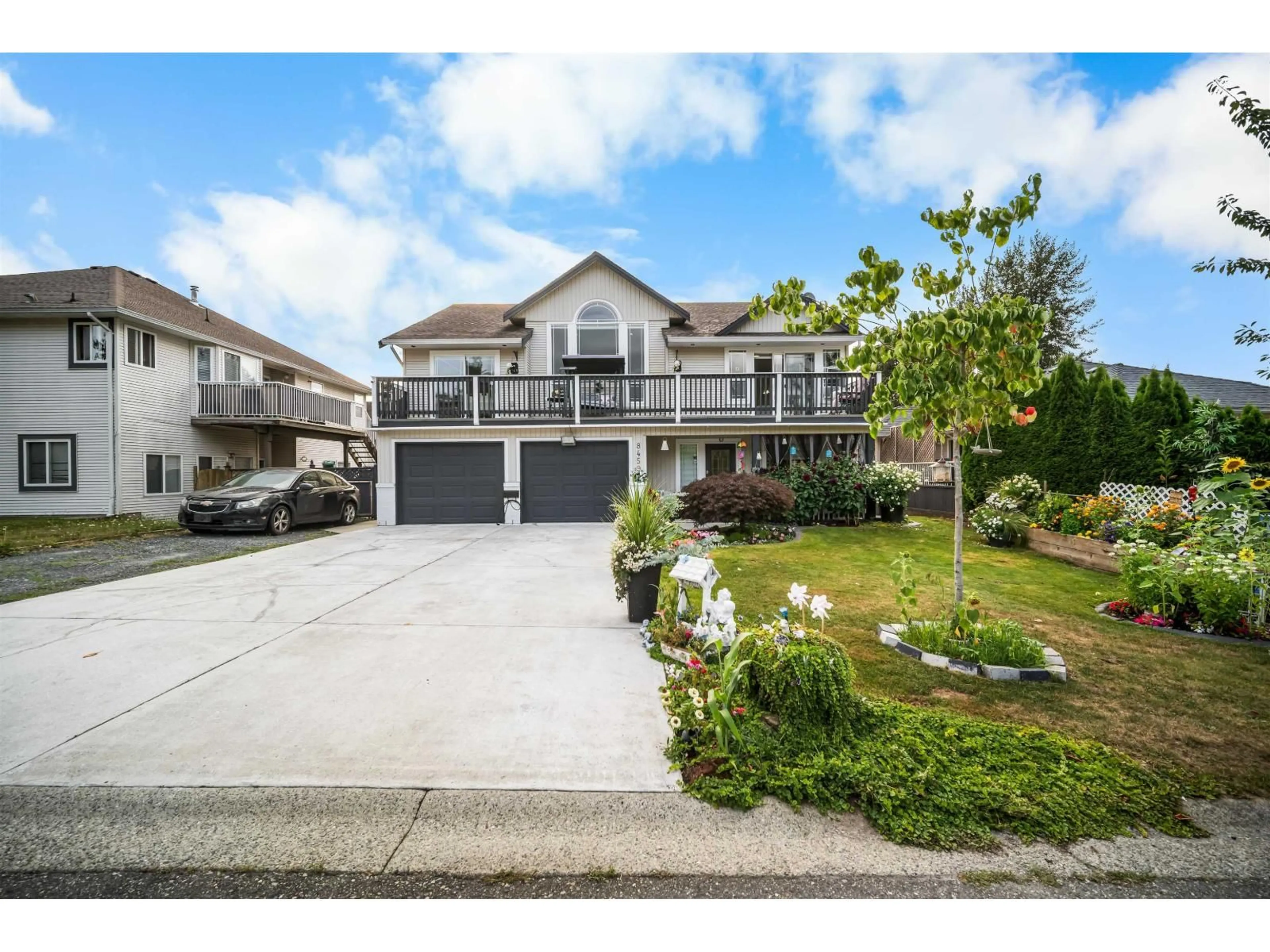 A pic from outside/outdoor area/front of a property/back of a property/a pic from drone, street for 8459 DOERKSEN DRIVE, Mission British Columbia V2V7C4