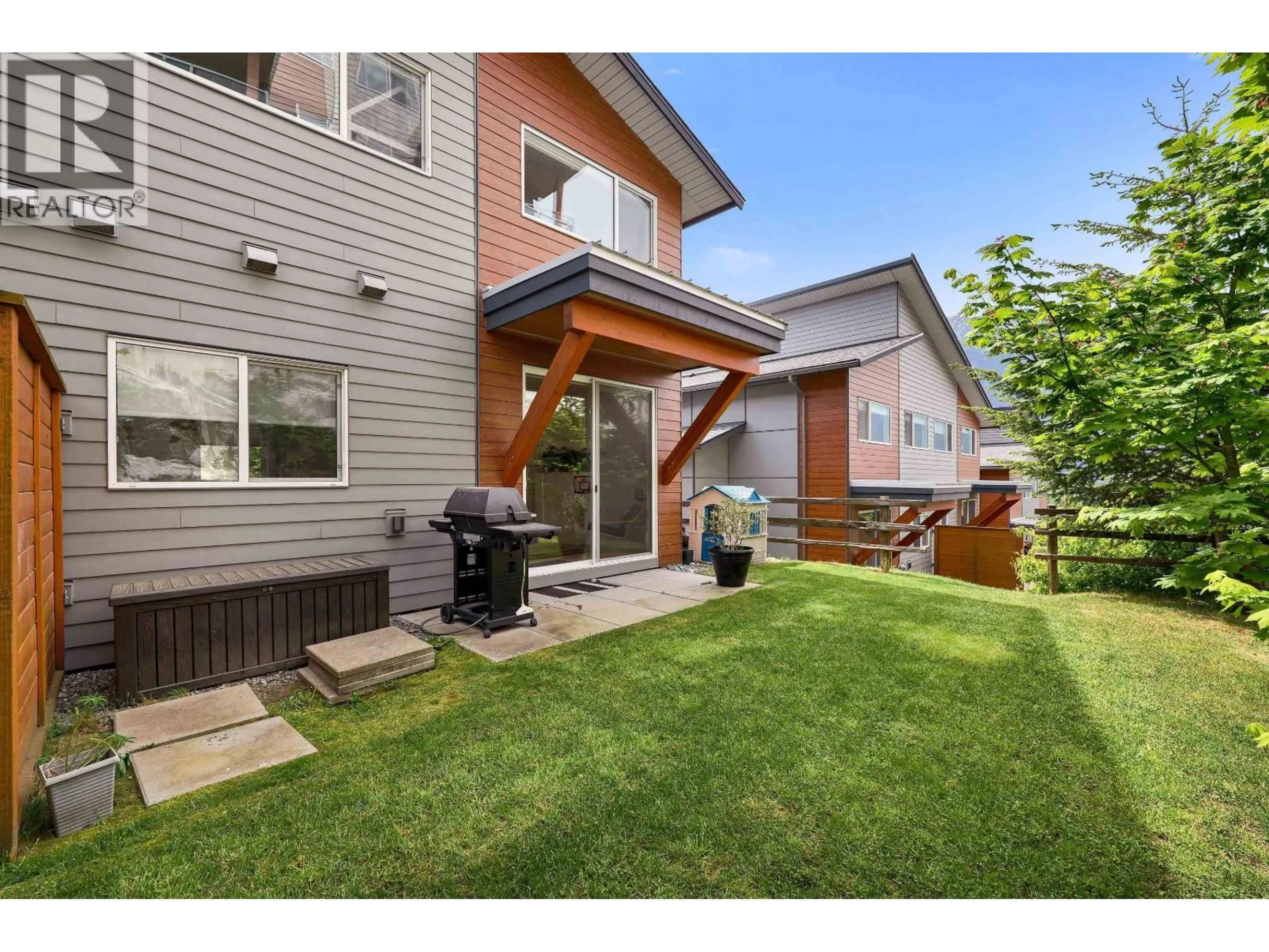 Home with brick exterior material, street for 41322 HORIZON DRIVE, Squamish British Columbia V8B0Y7