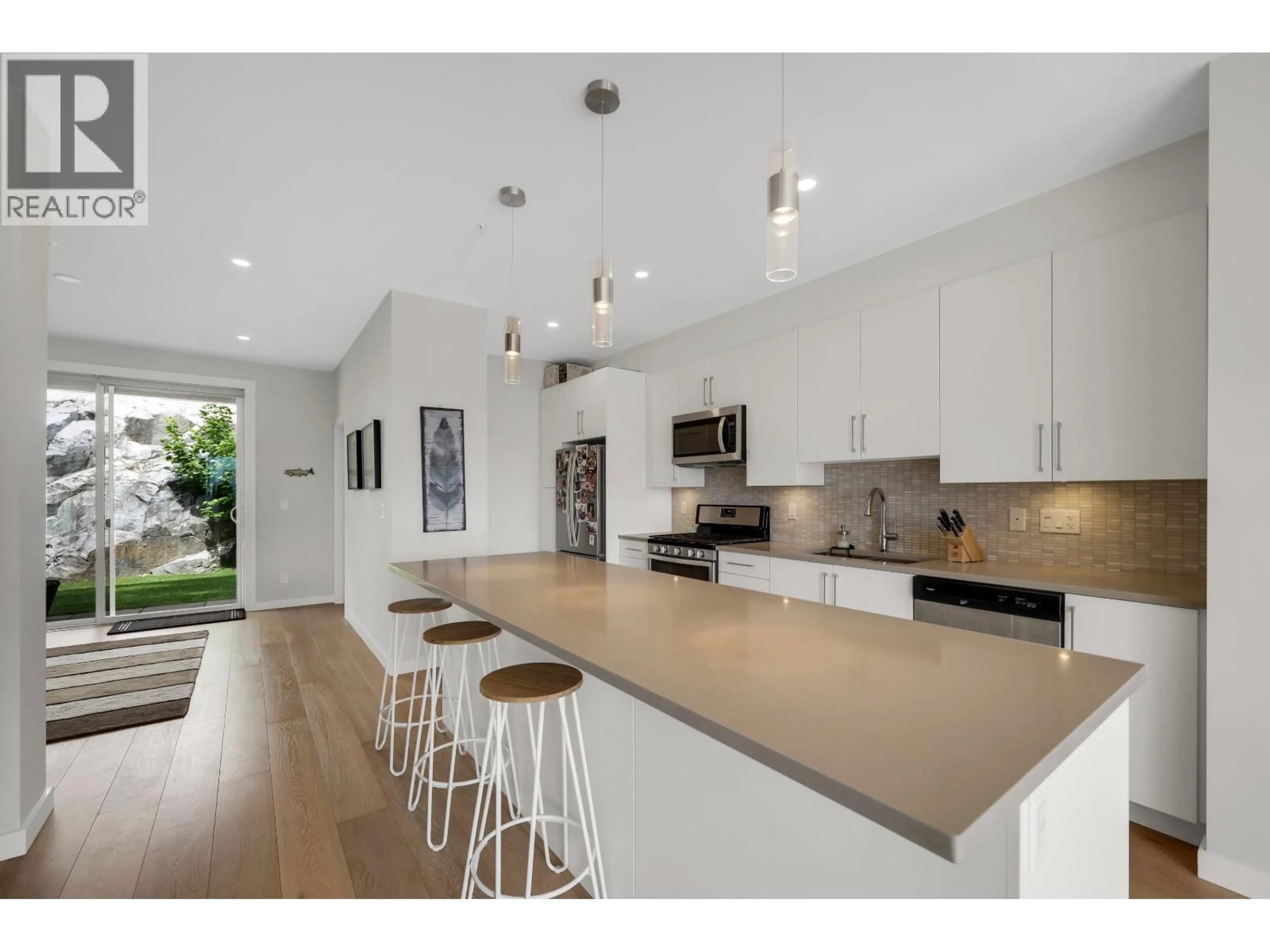 Open concept kitchen, unknown for 41322 HORIZON DRIVE, Squamish British Columbia V8B0Y7
