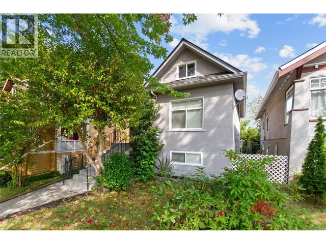 2461 DUNDAS STREET, Vancouver 2