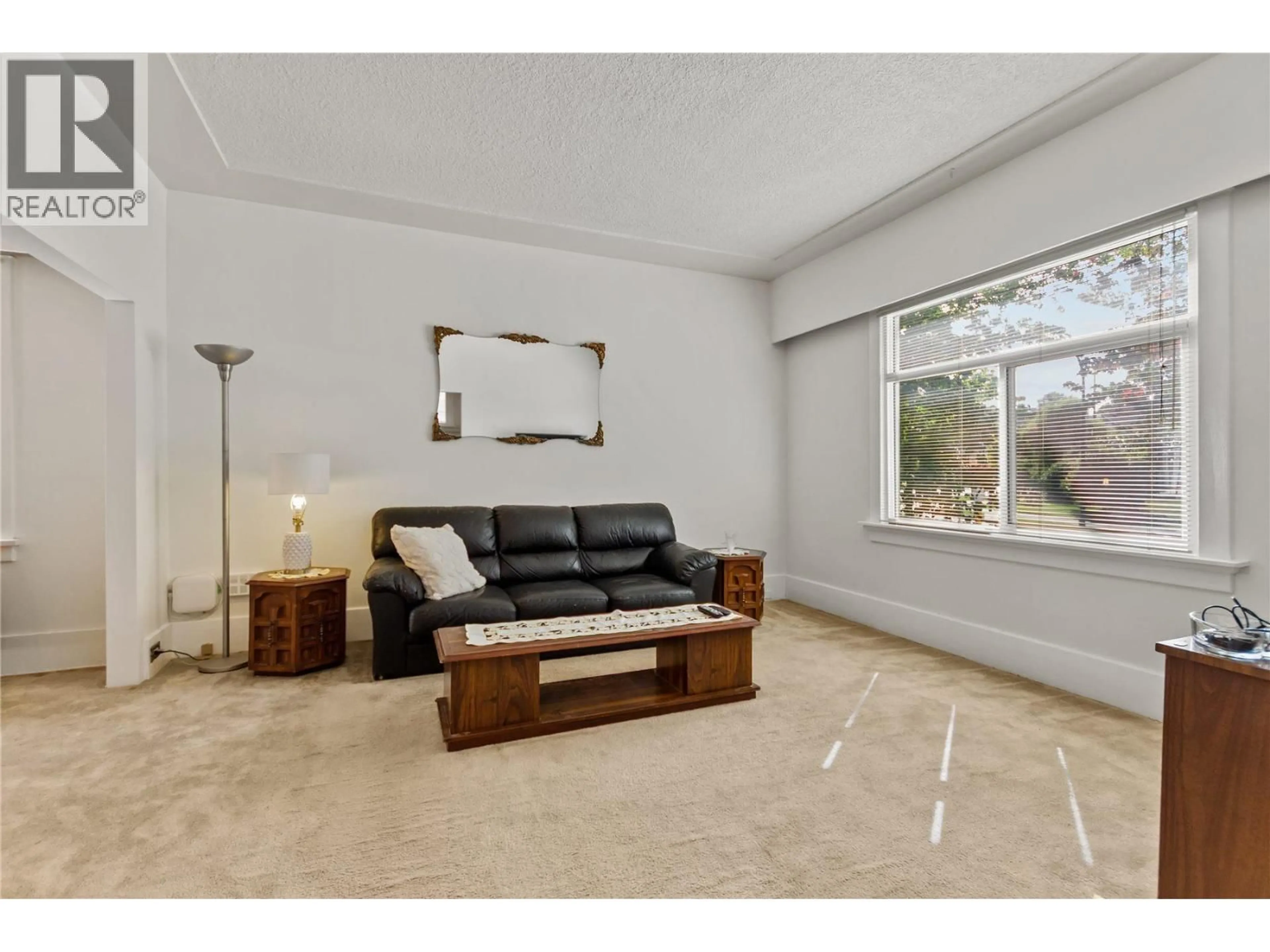 Living room with furniture, unknown for 2461 DUNDAS STREET, Vancouver British Columbia V5K1P5