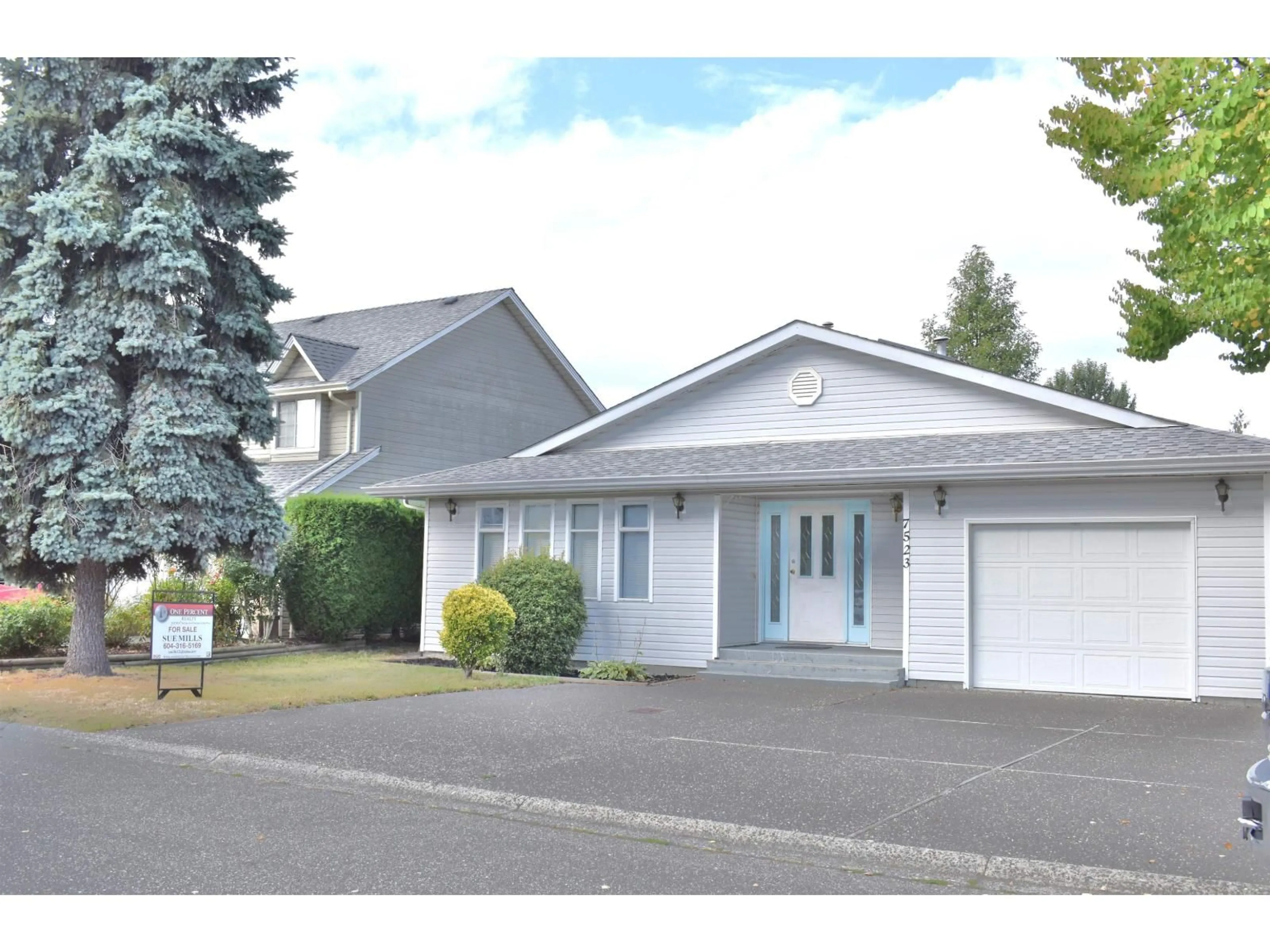 Home with vinyl exterior material, street for 7523 GARNET DRIVE, Chilliwack British Columbia V2R3A9