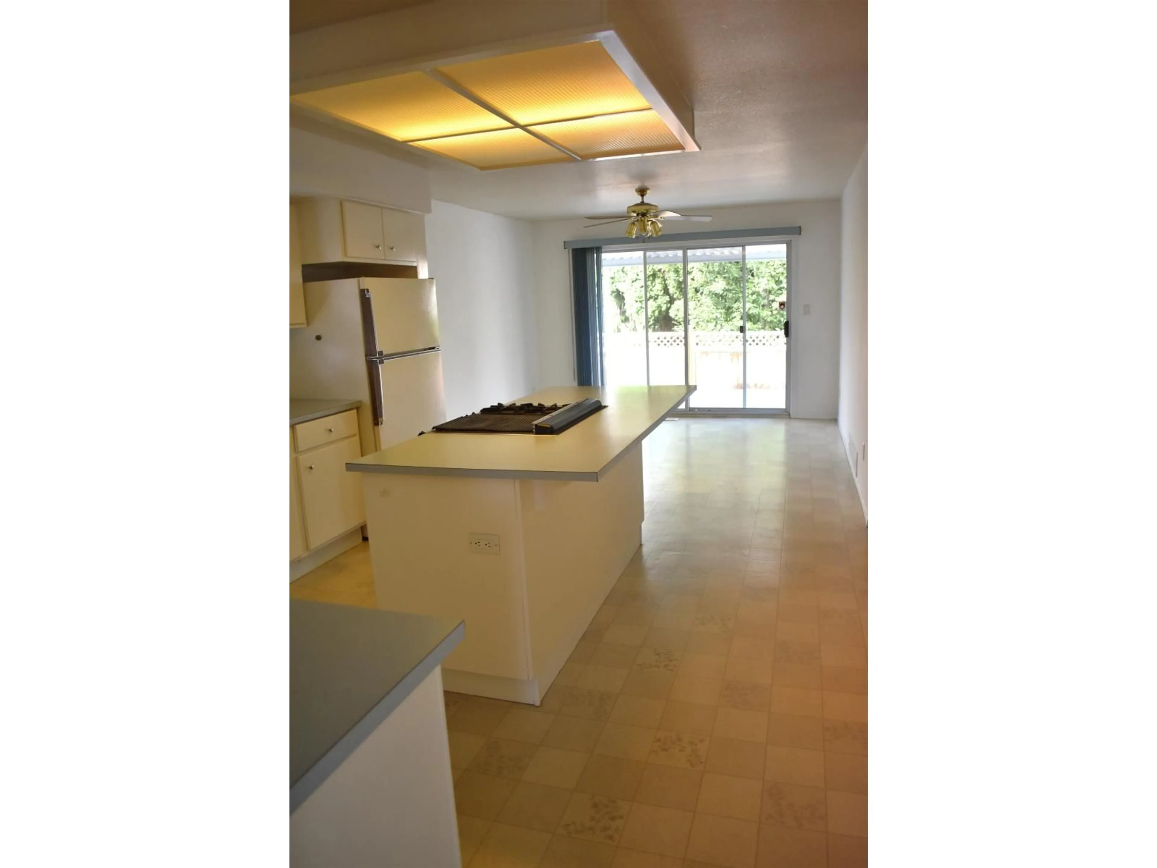 Open concept kitchen, ceramic/tile floor for 7523 GARNET DRIVE, Chilliwack British Columbia V2R3A9