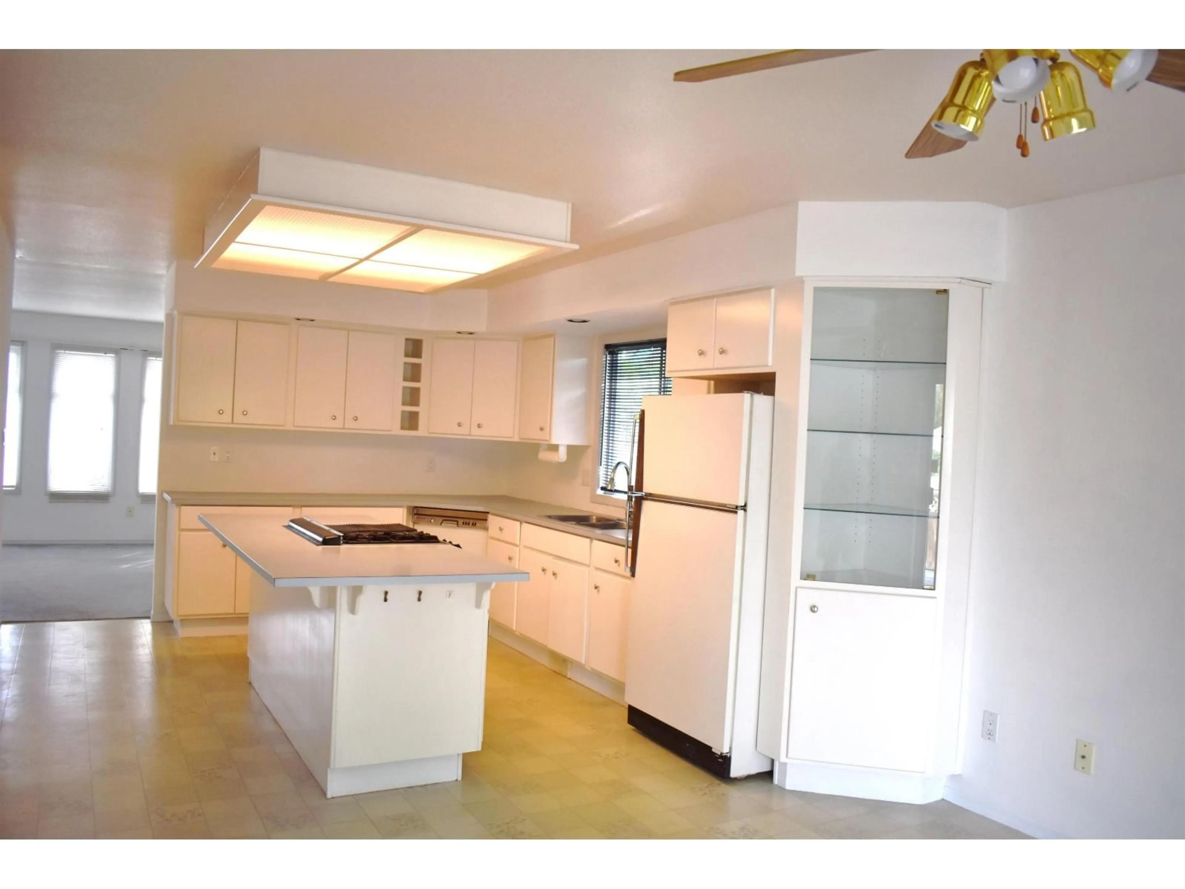 Open concept kitchen, unknown for 7523 GARNET DRIVE, Chilliwack British Columbia V2R3A9