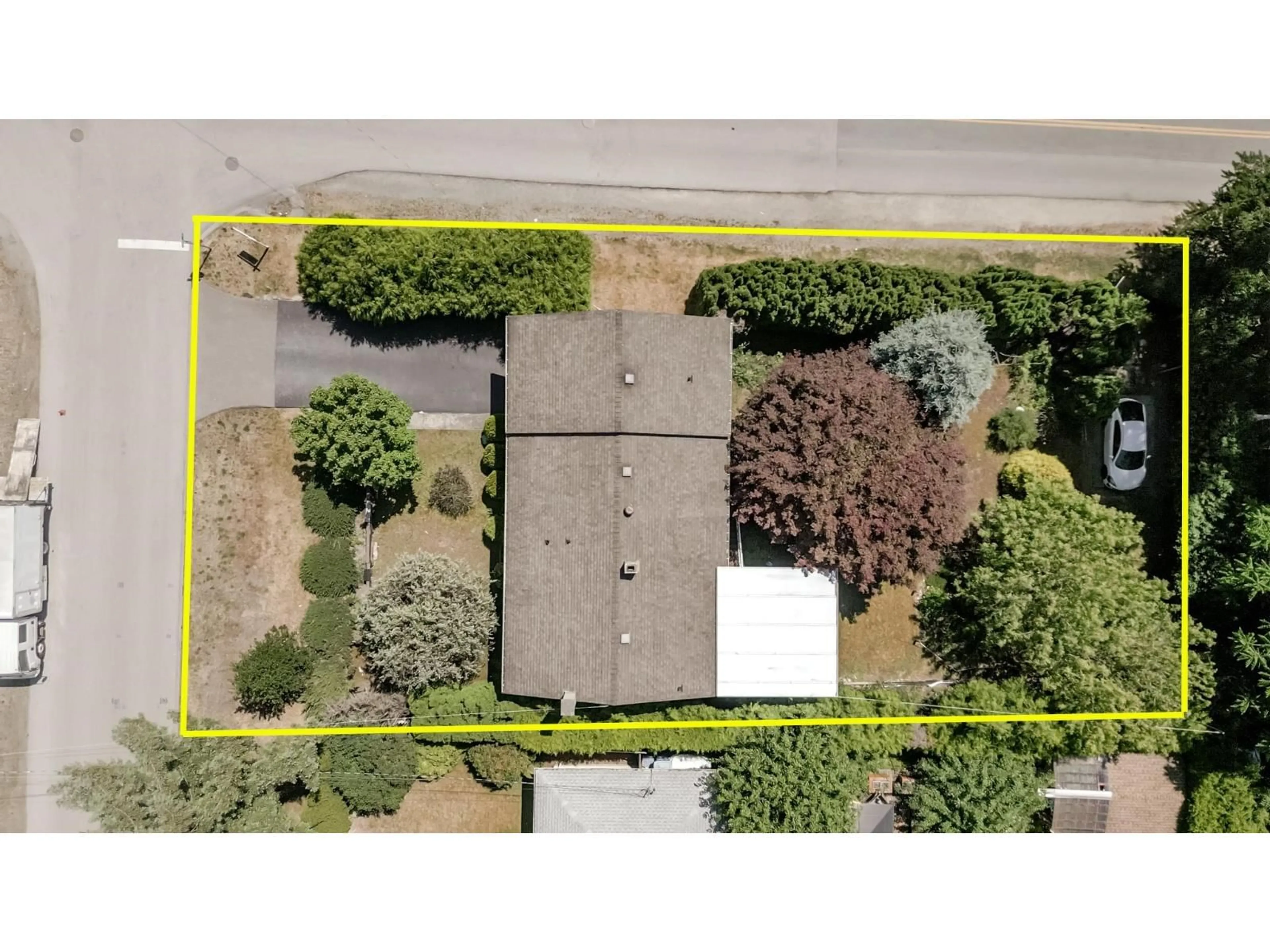 A pic from outside/outdoor area/front of a property/back of a property/a pic from drone, building for 10207 127 STREET, Surrey British Columbia V3V5J8
