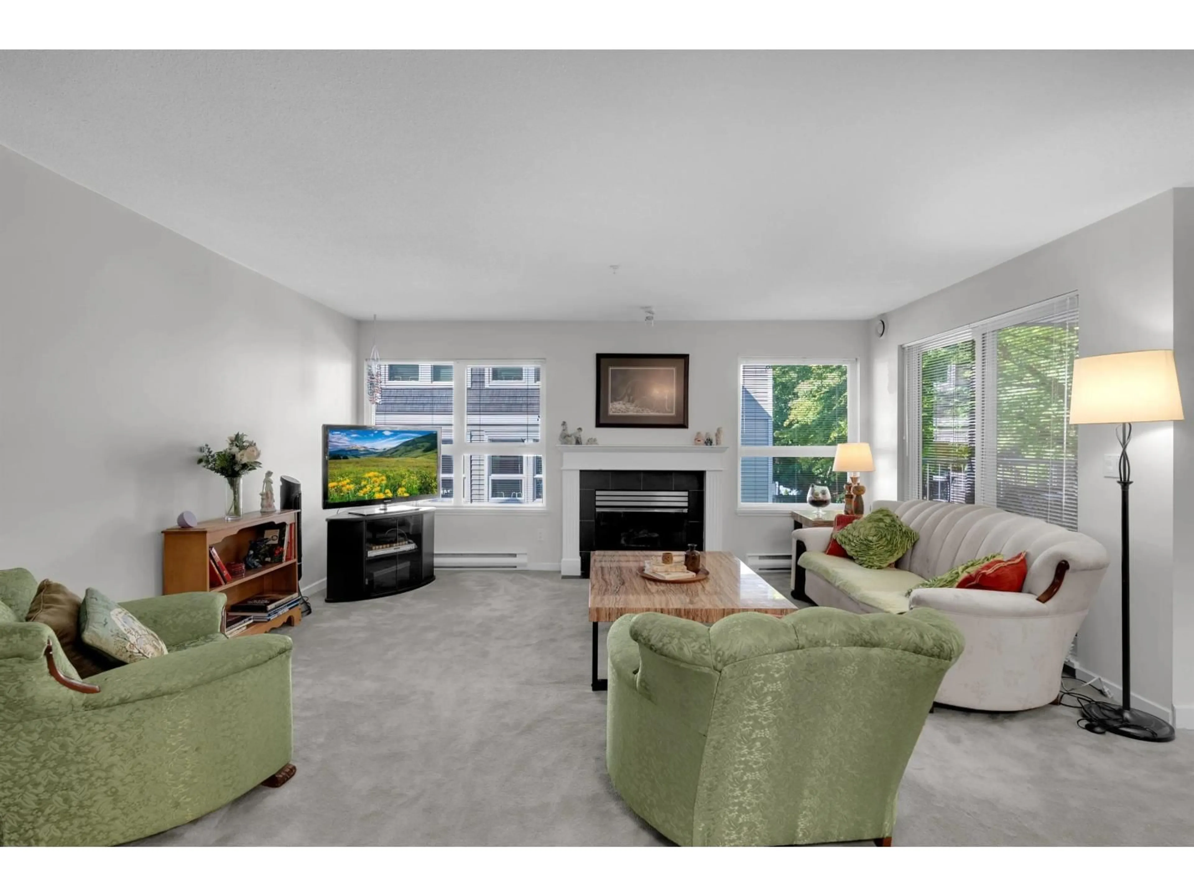 Living room with furniture, unknown for 206 - 9668 148 STREET, Surrey British Columbia V3R0W2