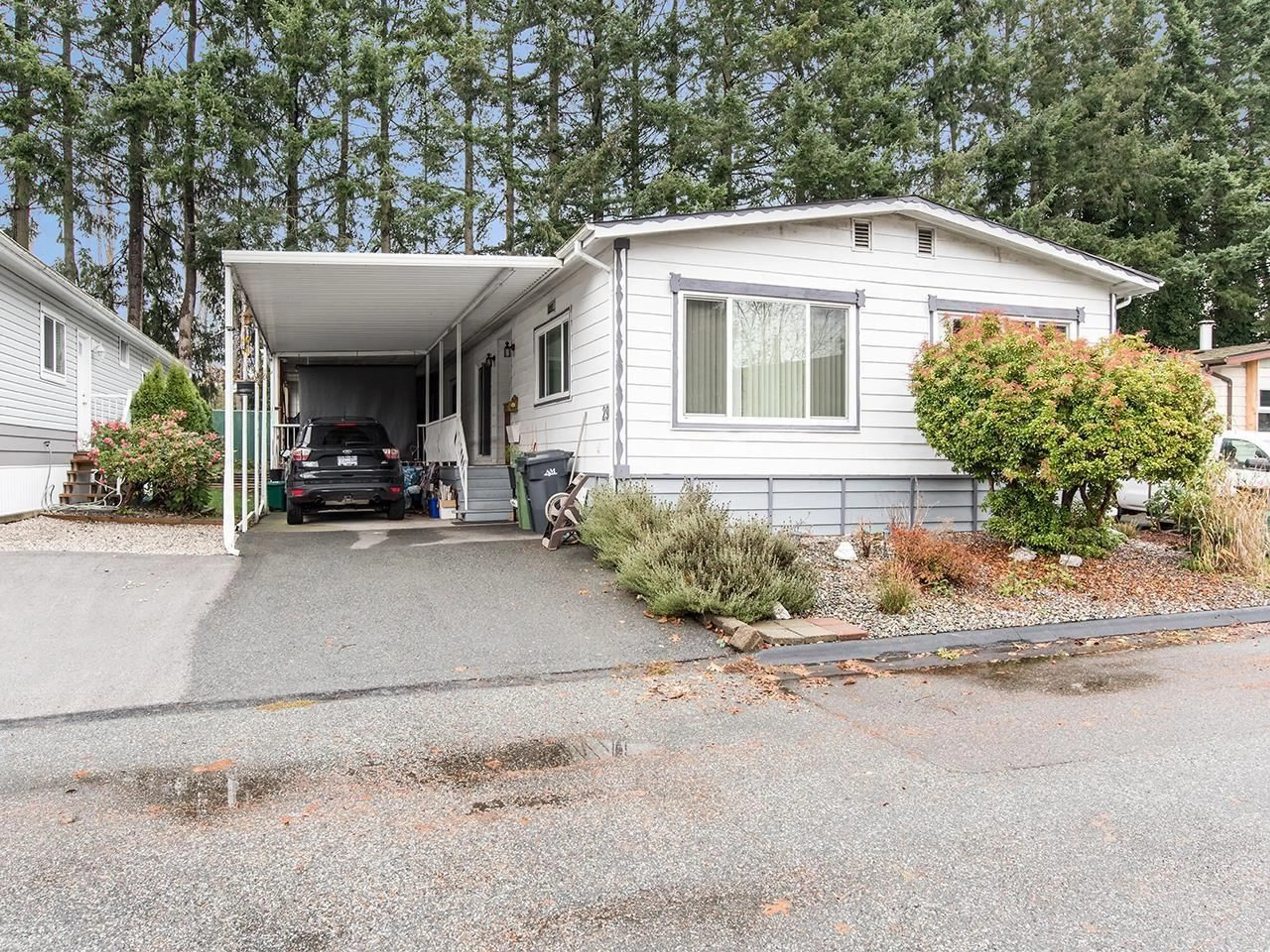 Home with vinyl exterior material, street for 297 - 1840 160 STREET, Surrey British Columbia V4A4X4
