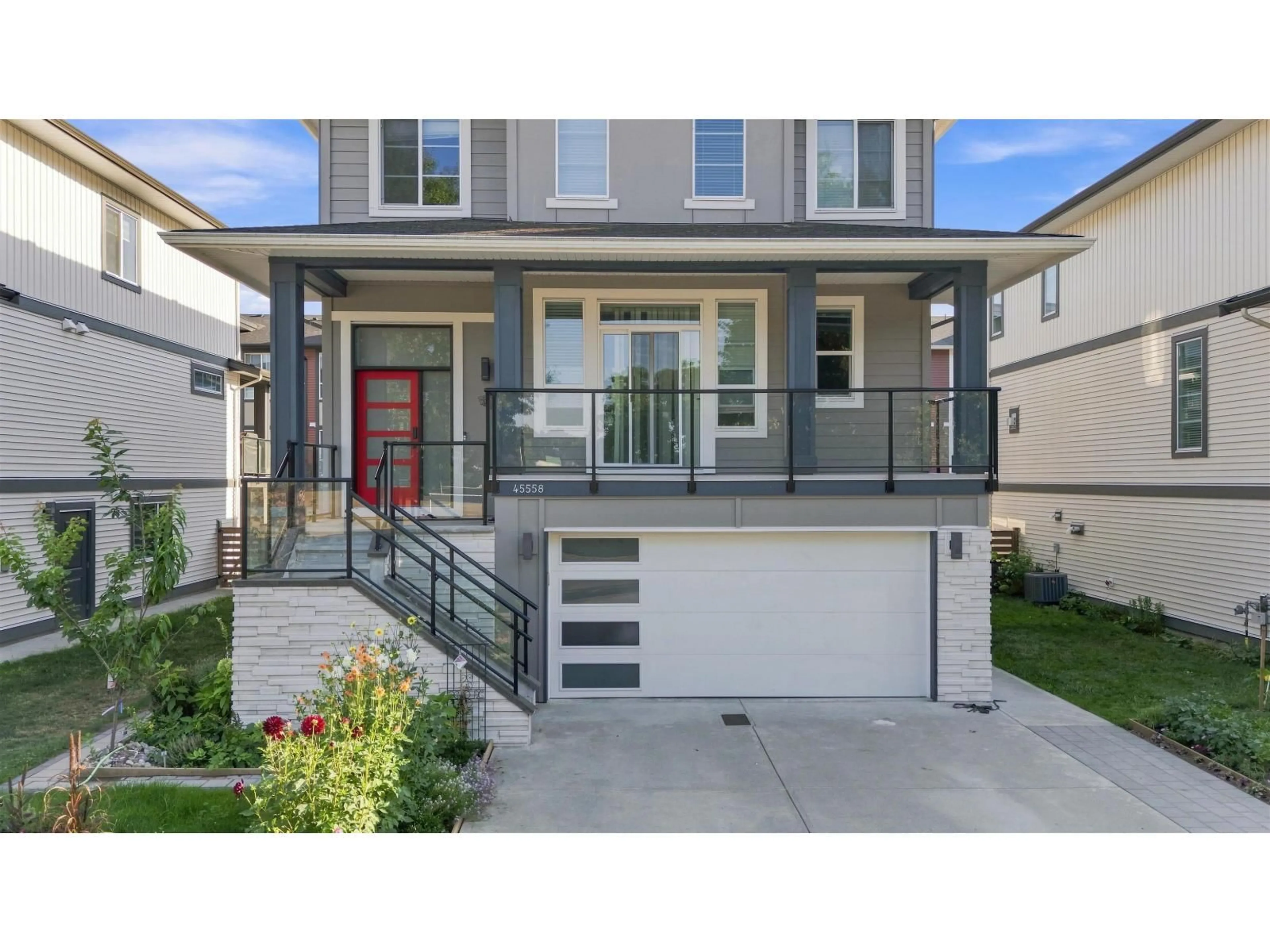 Home with vinyl exterior material, street for 45558 MEADOWBROOK DRIVE, Chilliwack British Columbia V2P2N1