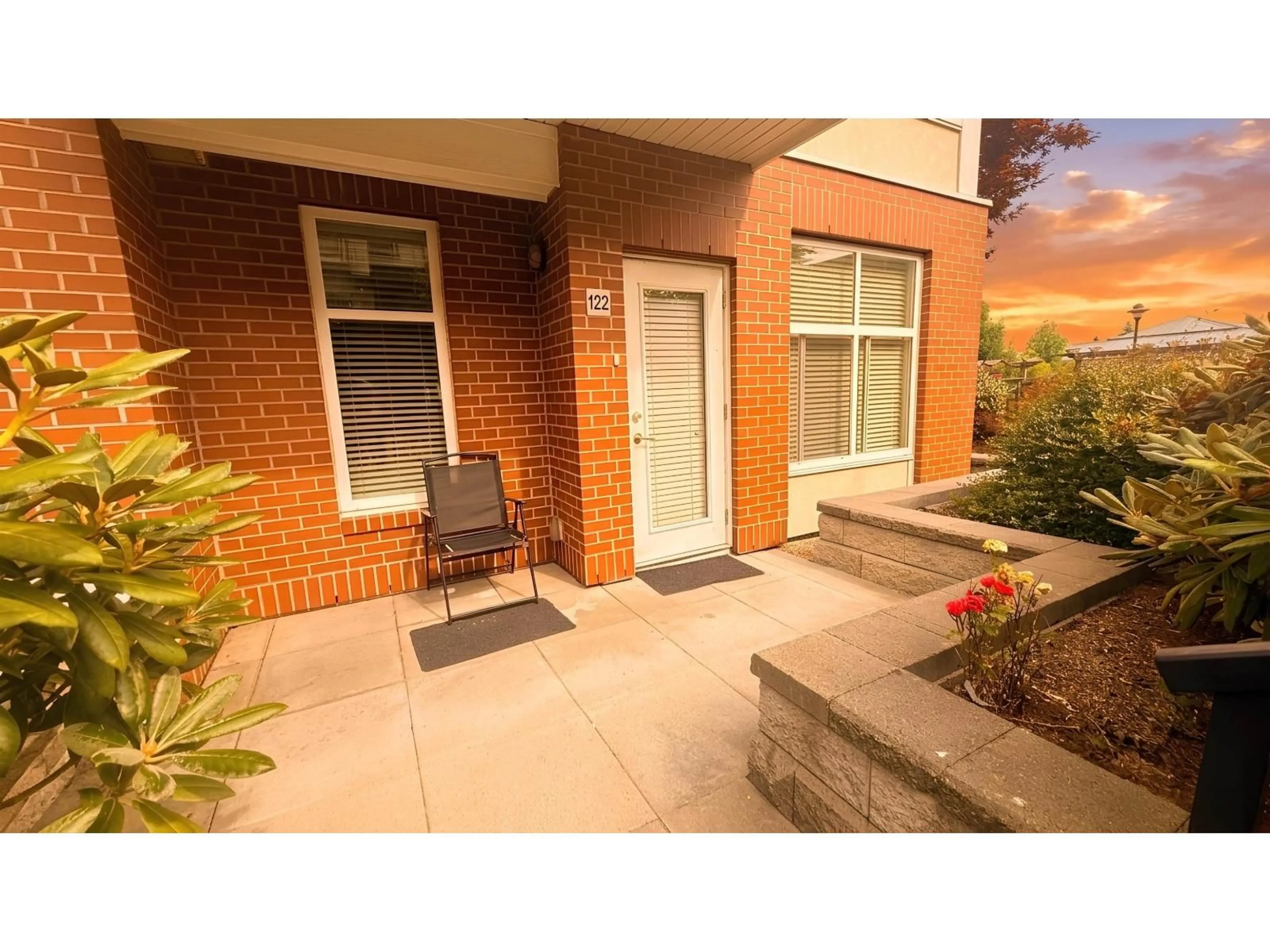 Patio, street for 122 - 15956 86A AVENUE, Surrey British Columbia V4N6N8