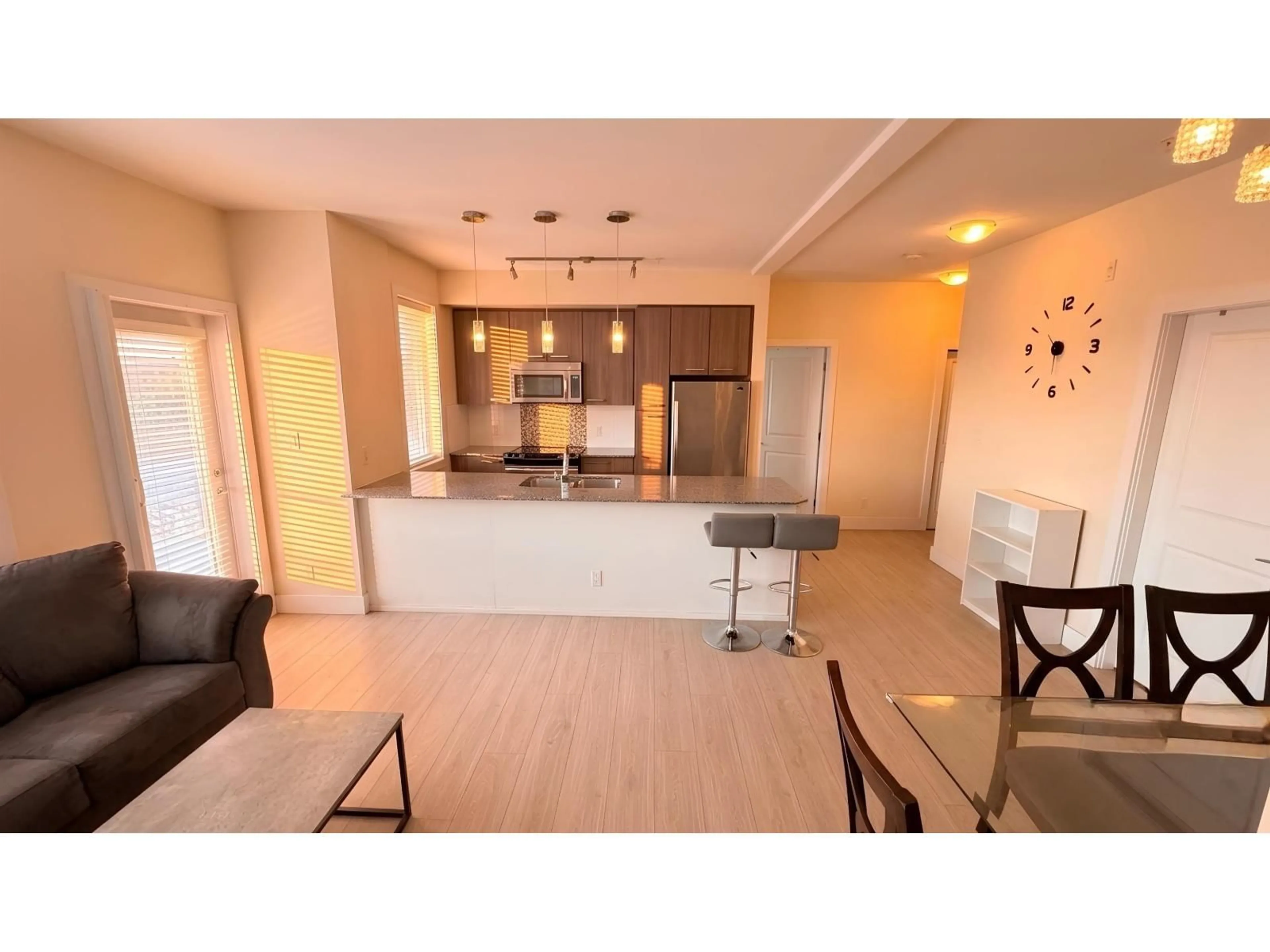 Open concept kitchen, unknown for 122 - 15956 86A AVENUE, Surrey British Columbia V4N6N8
