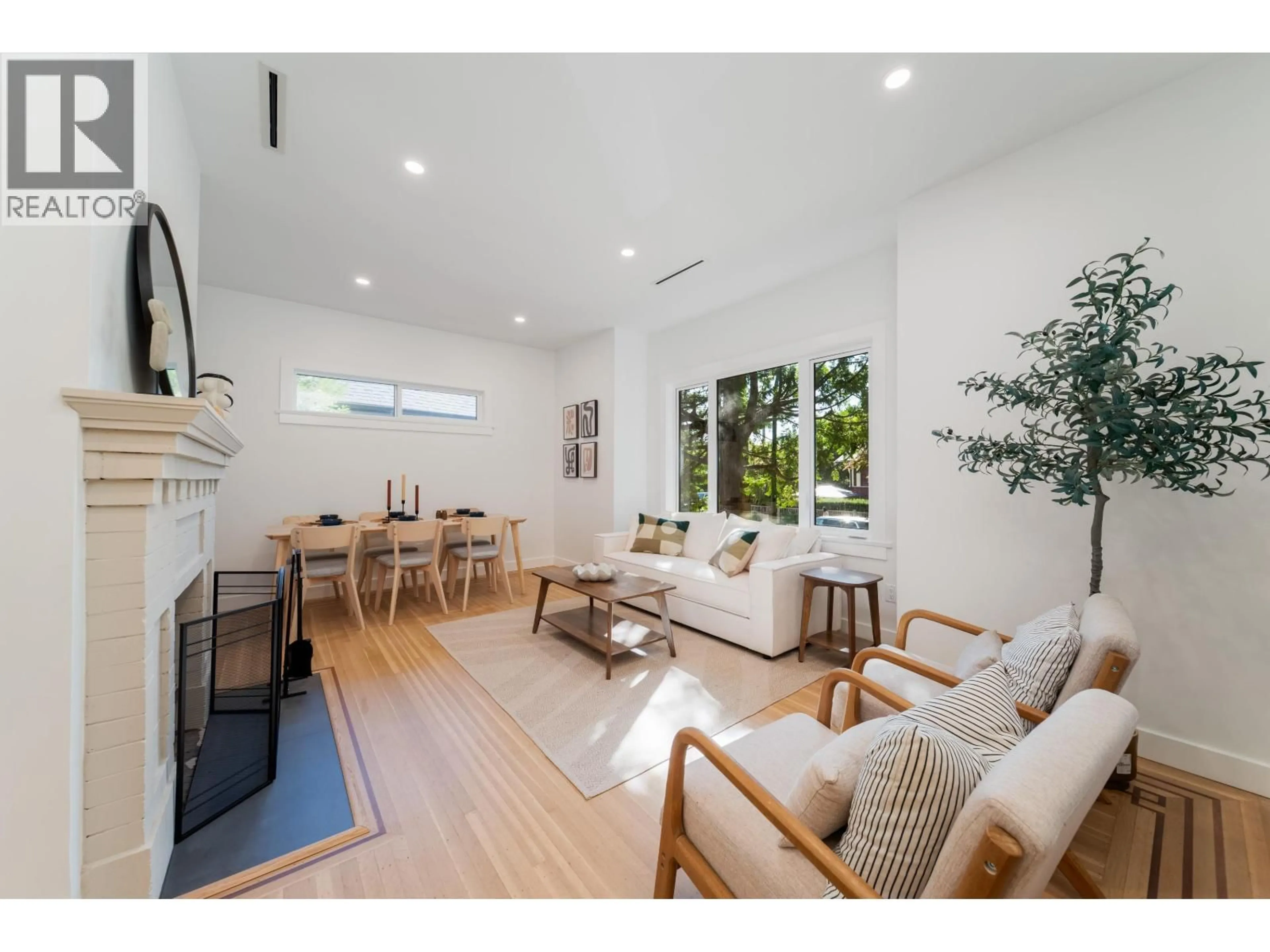Living room with furniture, wood/laminate floor for 2280 BLENHEIM STREET, Vancouver British Columbia V6K4J3