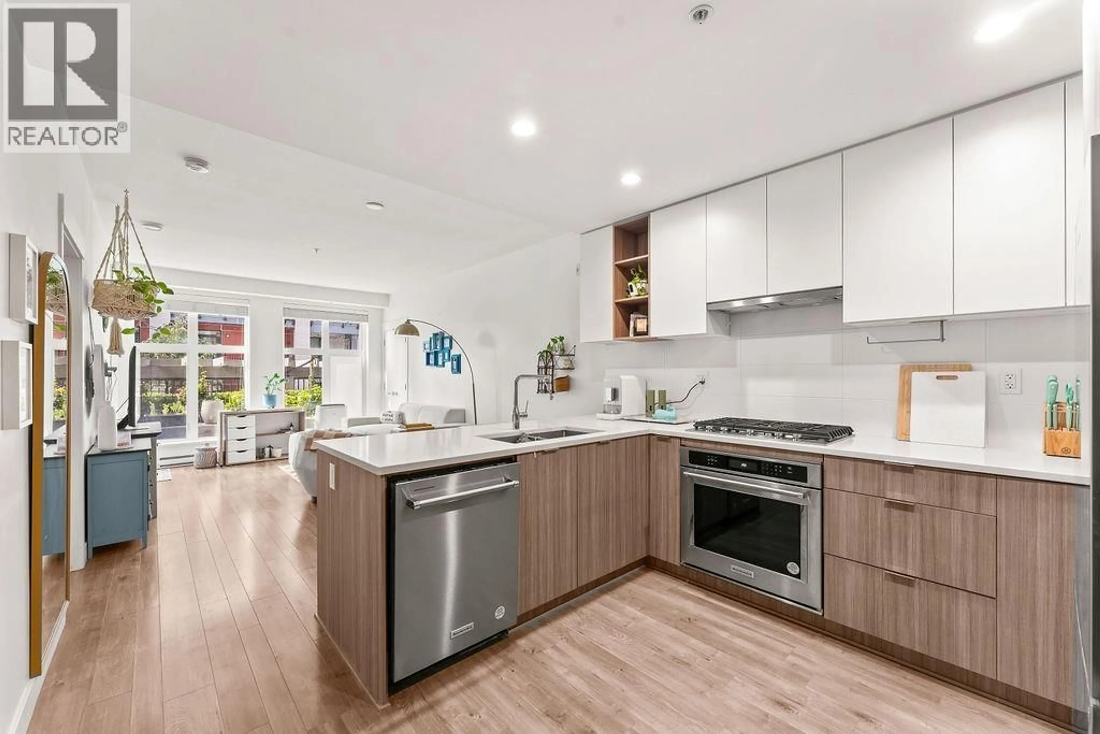 Open concept kitchen, unknown for 113 - 750 DOGWOOD STREET, Coquitlam British Columbia V3J4B7