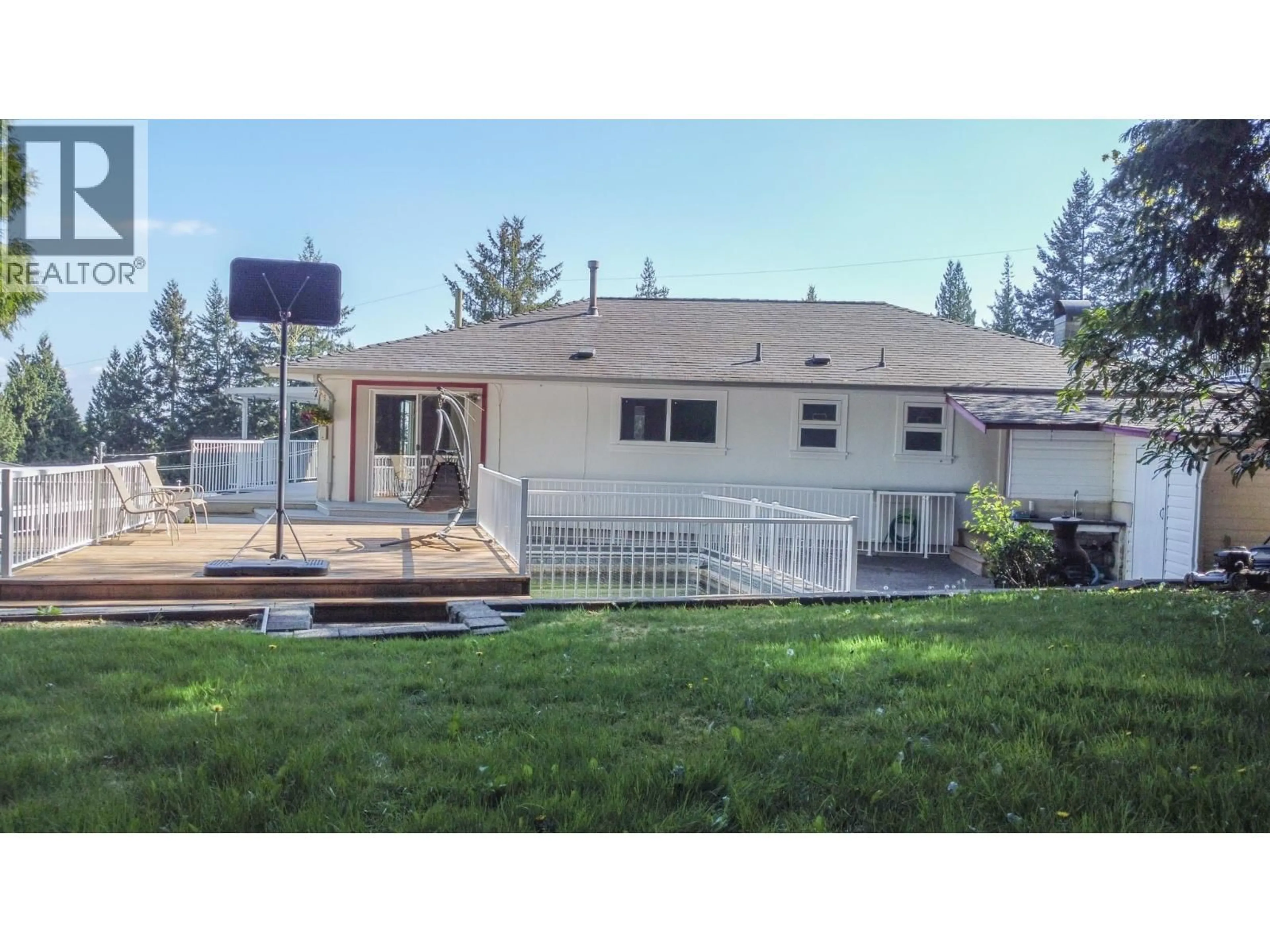 Home with vinyl exterior material, unknown for 1352 16TH STREET, North Vancouver British Columbia V7J1L4
