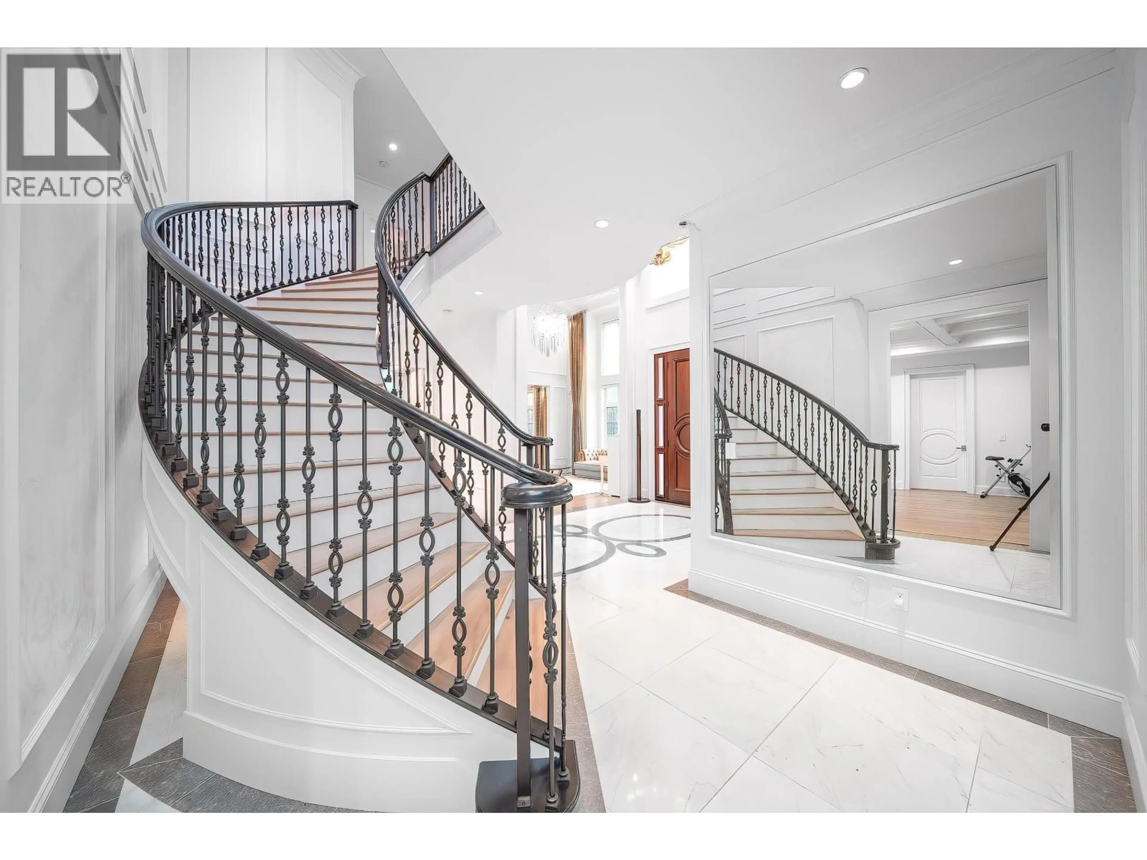 Indoor foyer for 7751 SUNNYHOLME CRESCENT, Richmond British Columbia V6Y1G8