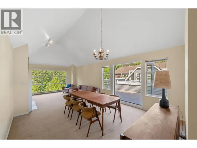 303 - 3373 CAPILANO CRESCENT, North Vancouver 2