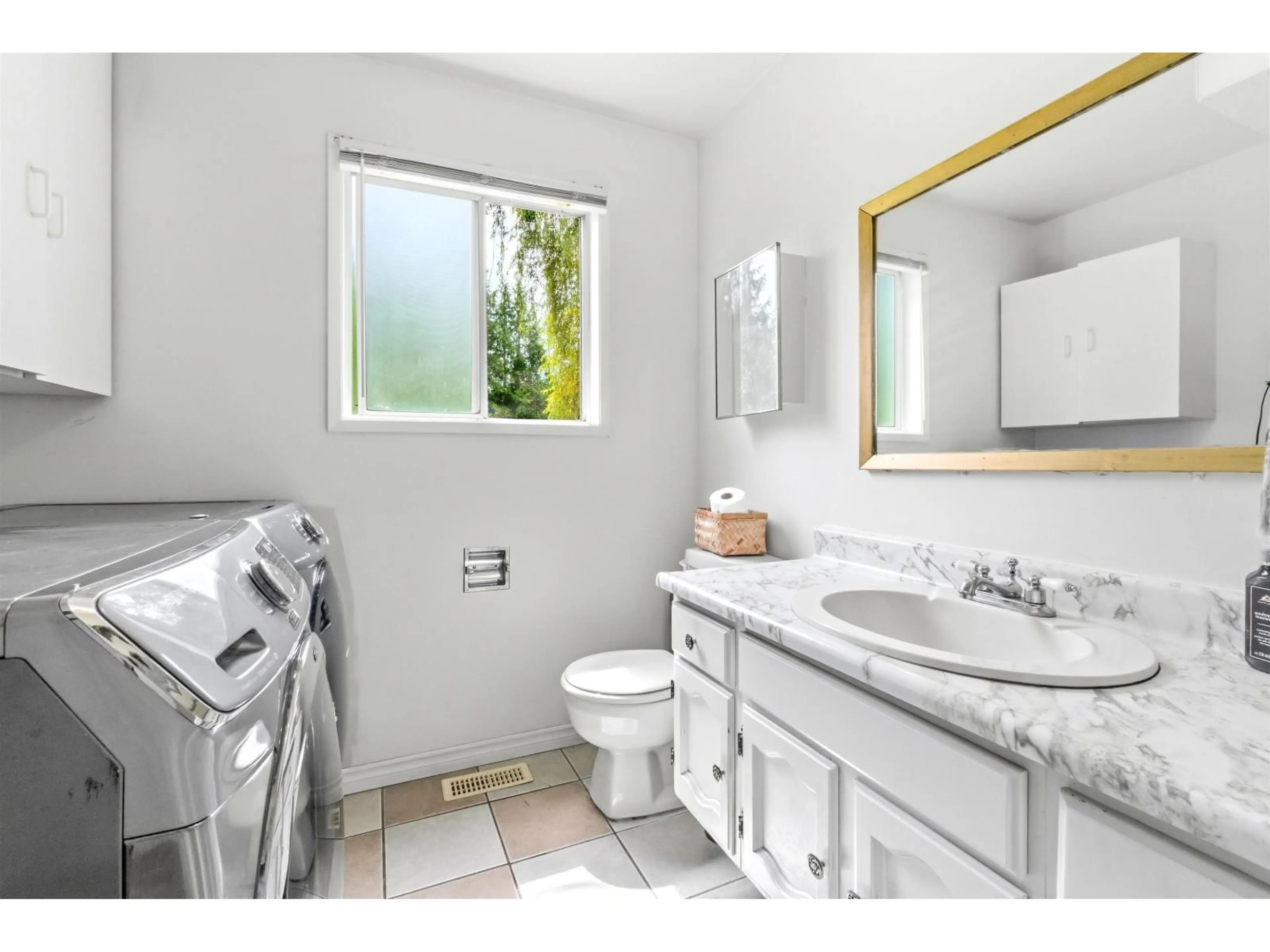 Standard bathroom, ceramic/tile floor for 23338 56 AVENUE, Langley British Columbia V2Z2P7
