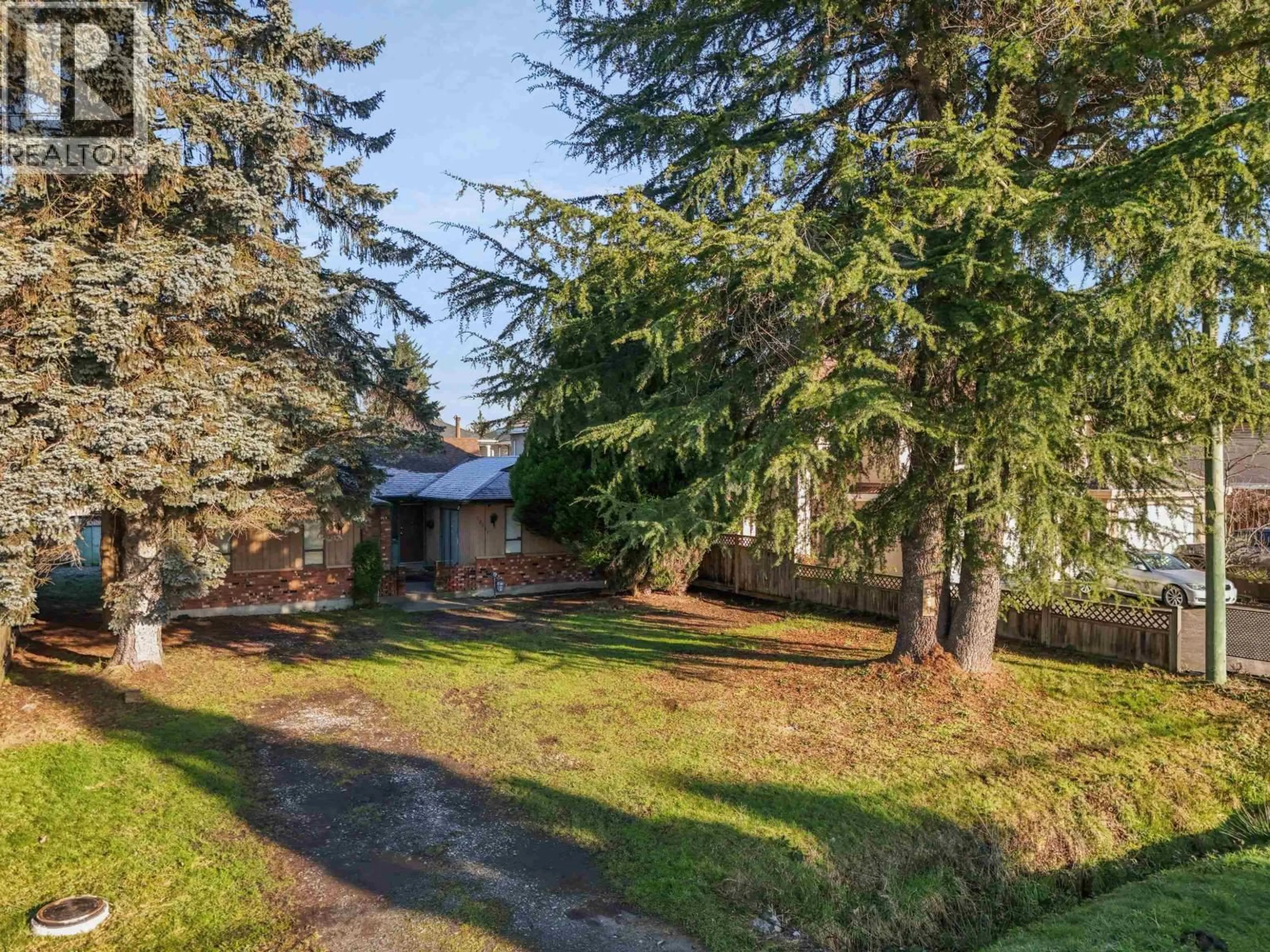 A pic from outside/outdoor area/front of a property/back of a property/a pic from drone, unknown for 10331 FINLAYSON DRIVE, Richmond British Columbia V6X1W8