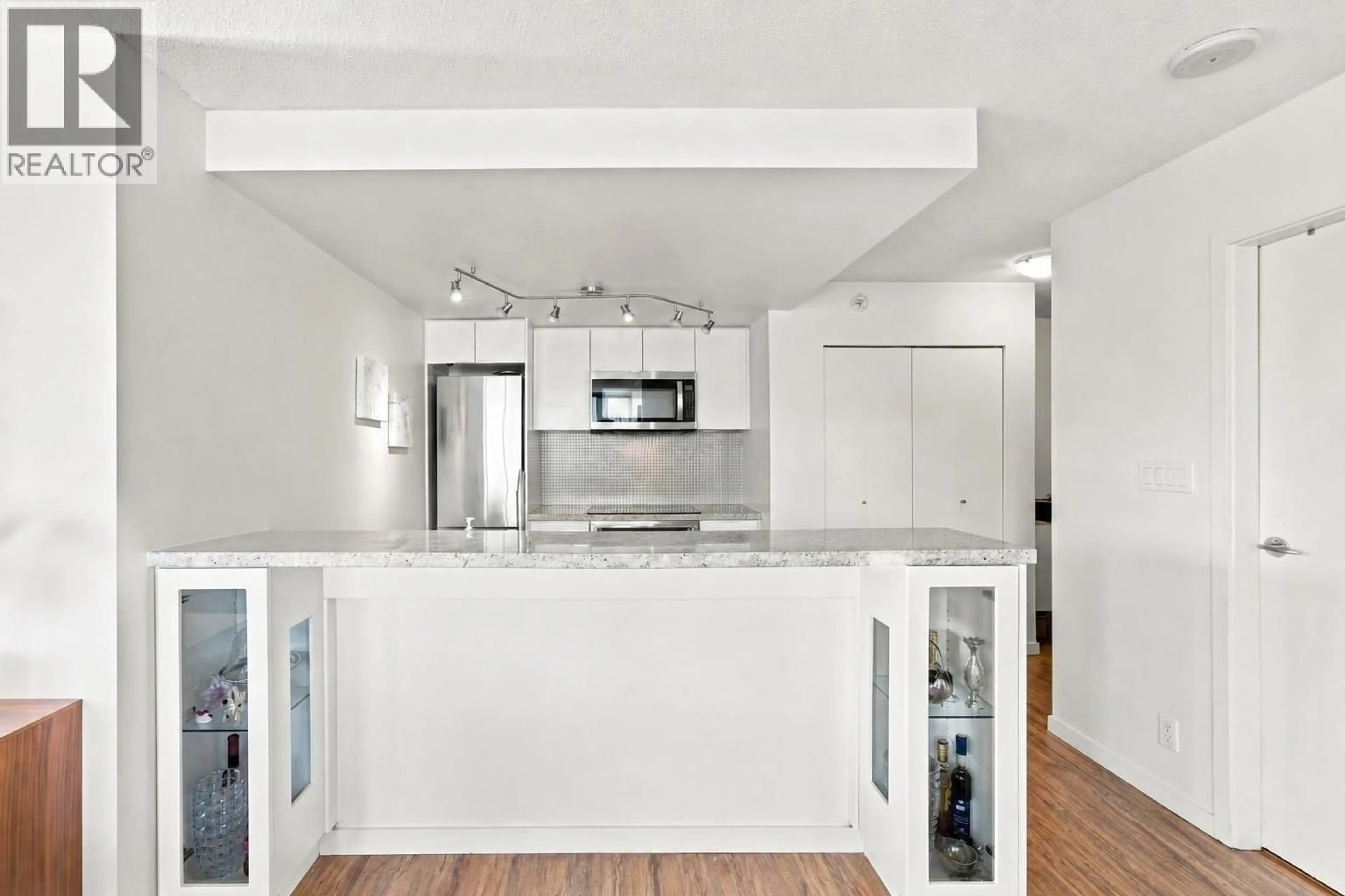 Open concept kitchen, unknown for 1703 - 233 ROBSON STREET, Vancouver British Columbia V6B0E8