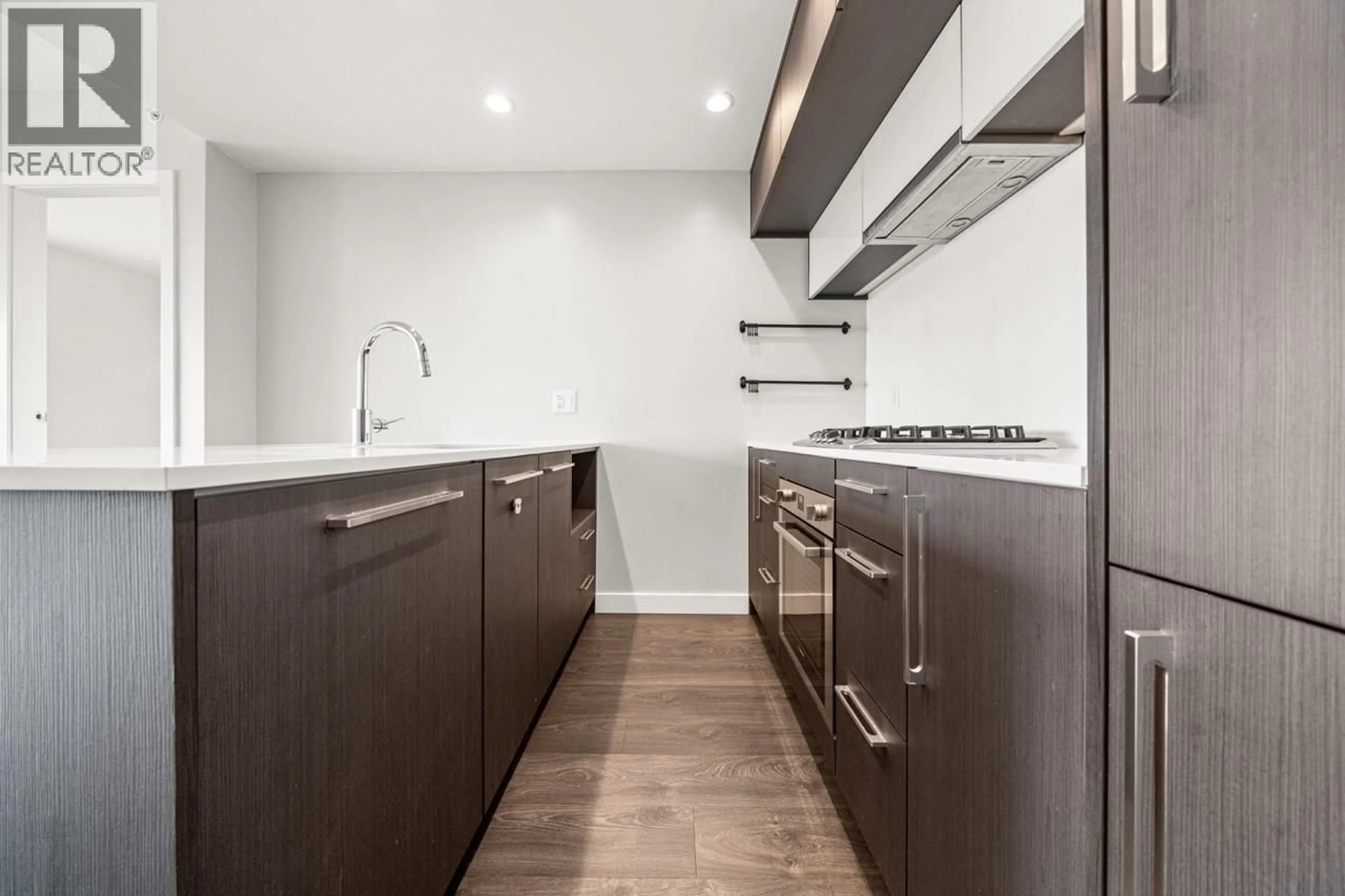 Standard kitchen, wood/laminate floor for 809 - 5580 NO 3 ROAD, Richmond British Columbia V6X0R8