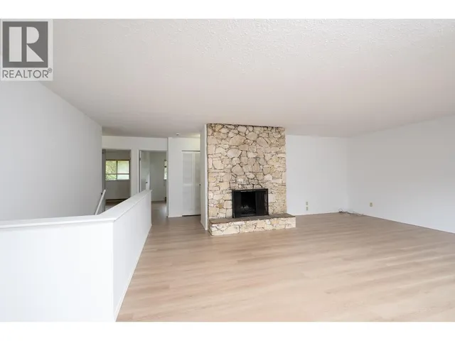 1214 CAROLE PLACE, Gibsons 3