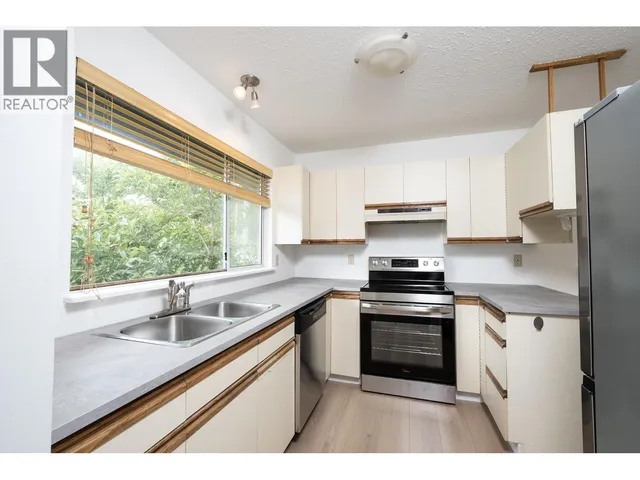 1214 CAROLE PLACE, Gibsons 4