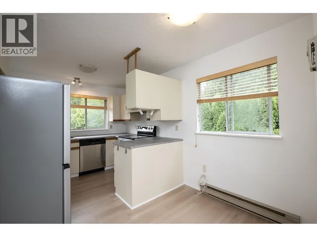 1214 CAROLE PLACE, Gibsons 5