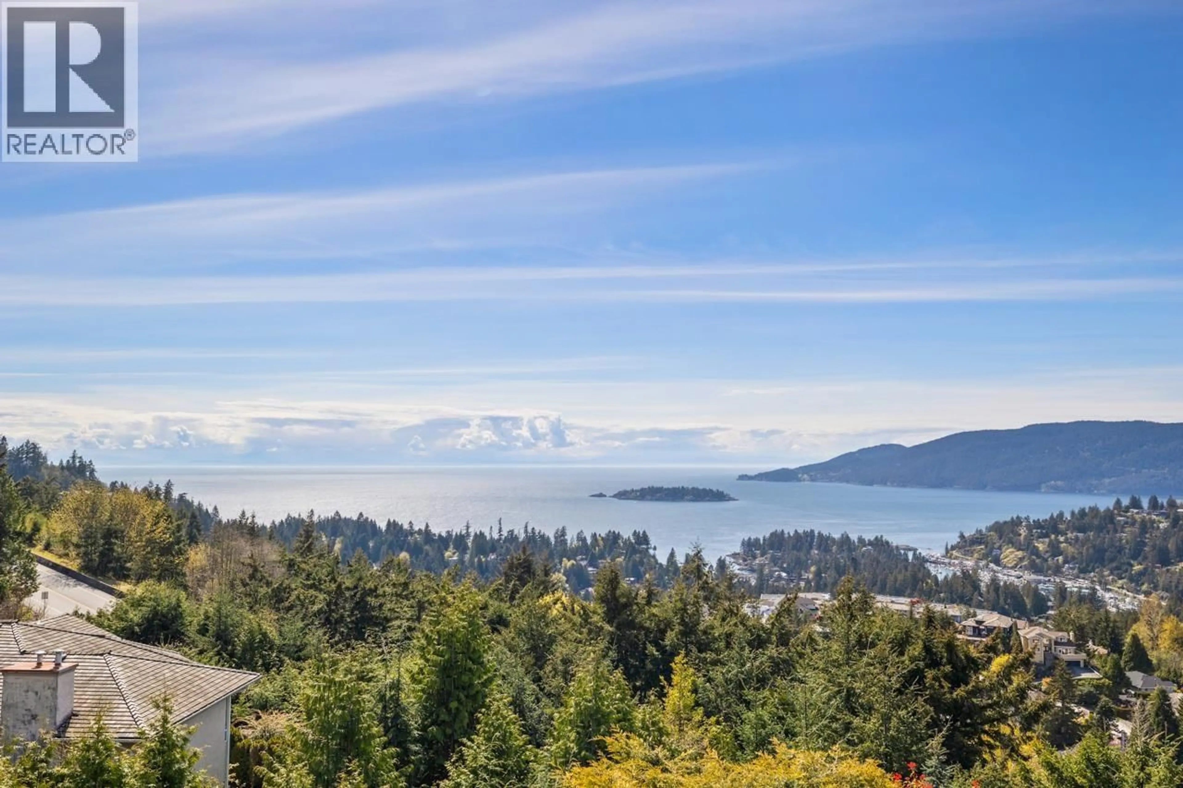 A pic from outside/outdoor area/front of a property/back of a property/a pic from drone, water/lake/river/ocean view for 4791 WESTWOOD PLACE, West Vancouver British Columbia V7S3C1