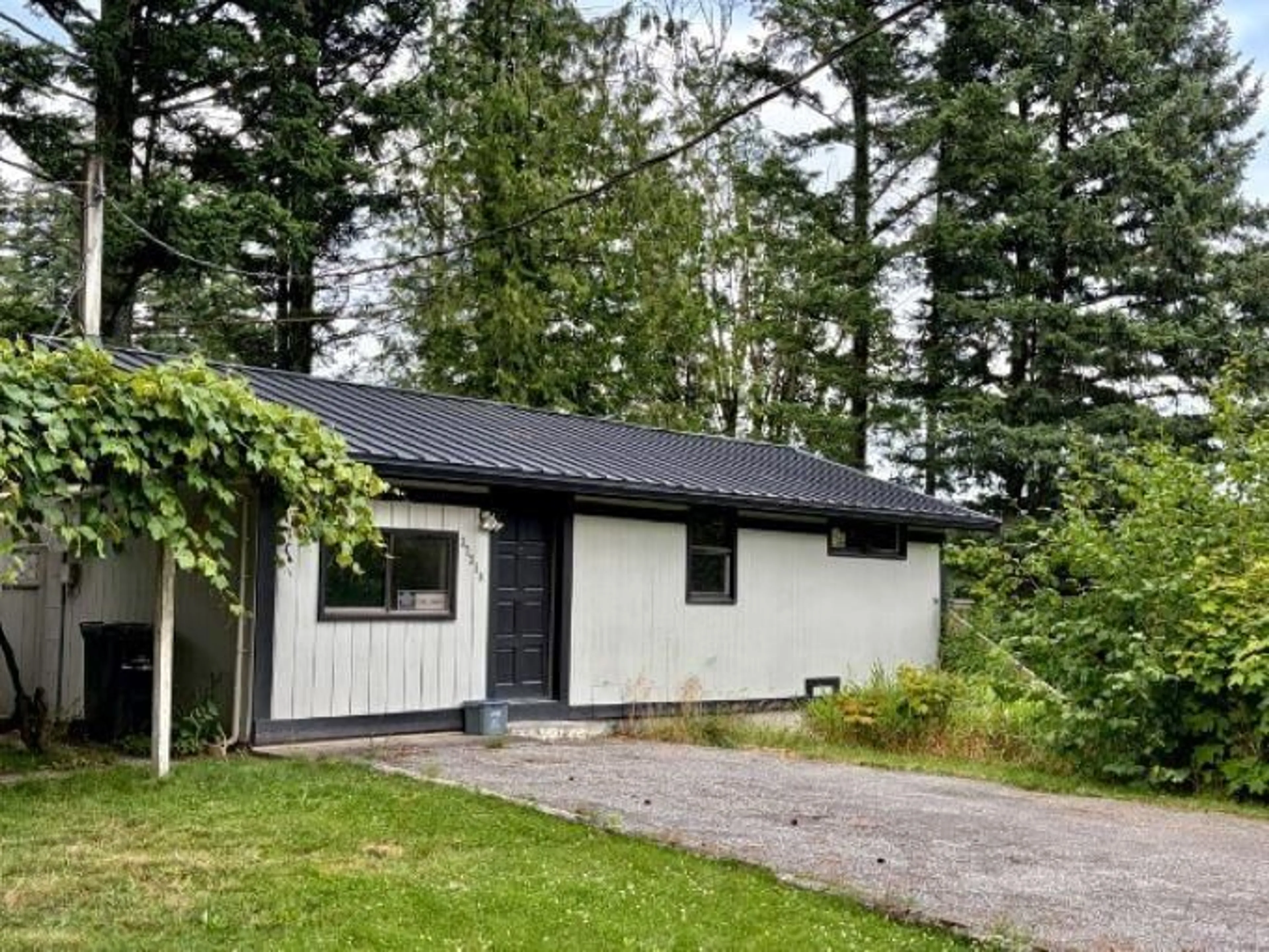Home with vinyl exterior material, unknown for 37318 WARD ROAD, Abbotsford British Columbia V3G2K6