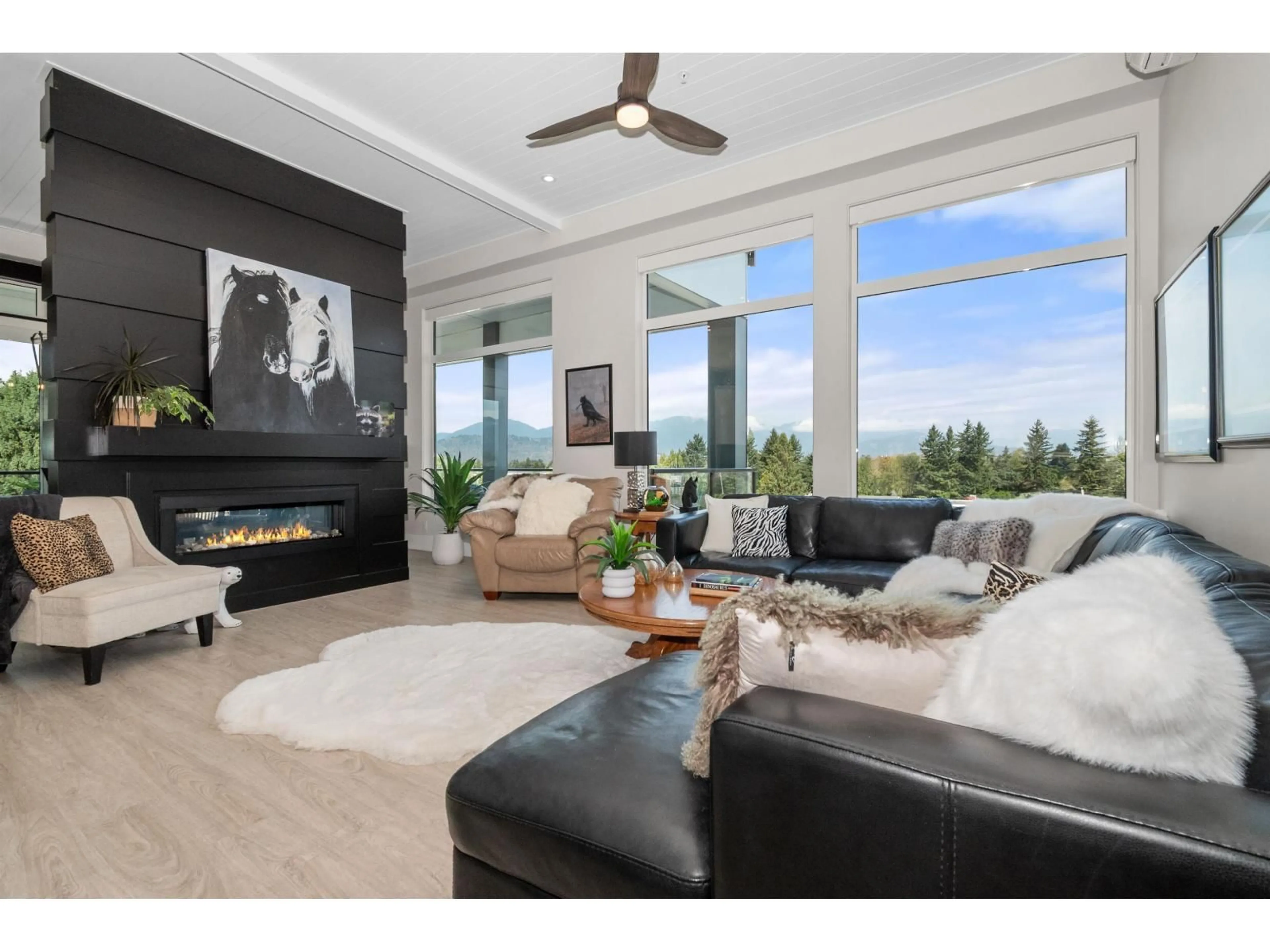 Living room with furniture, unknown for 506 - 45745 WATSON ROAD, Chilliwack British Columbia V2R6K3