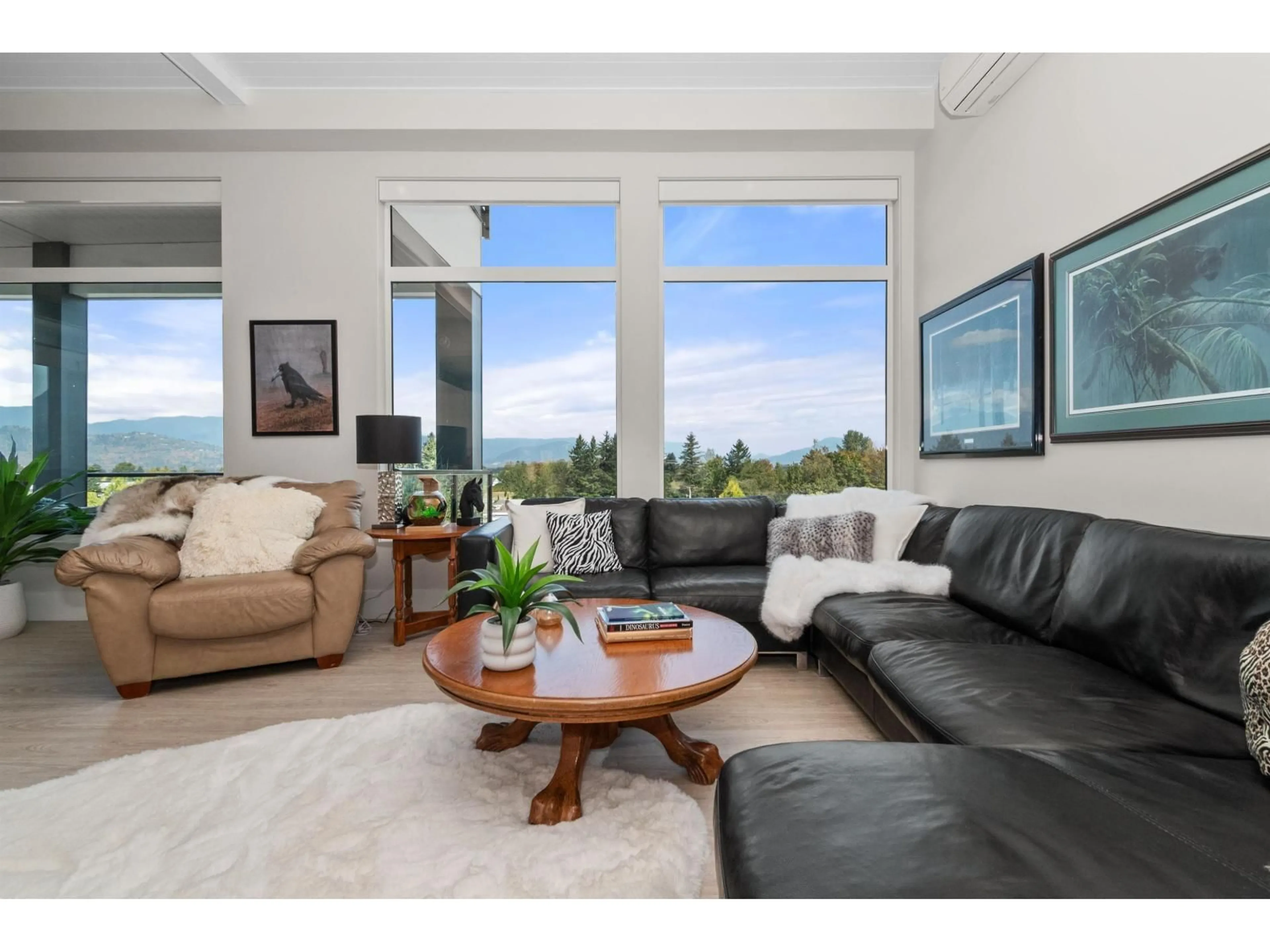Living room with furniture, unknown for 506 - 45745 WATSON ROAD, Chilliwack British Columbia V2R6K3