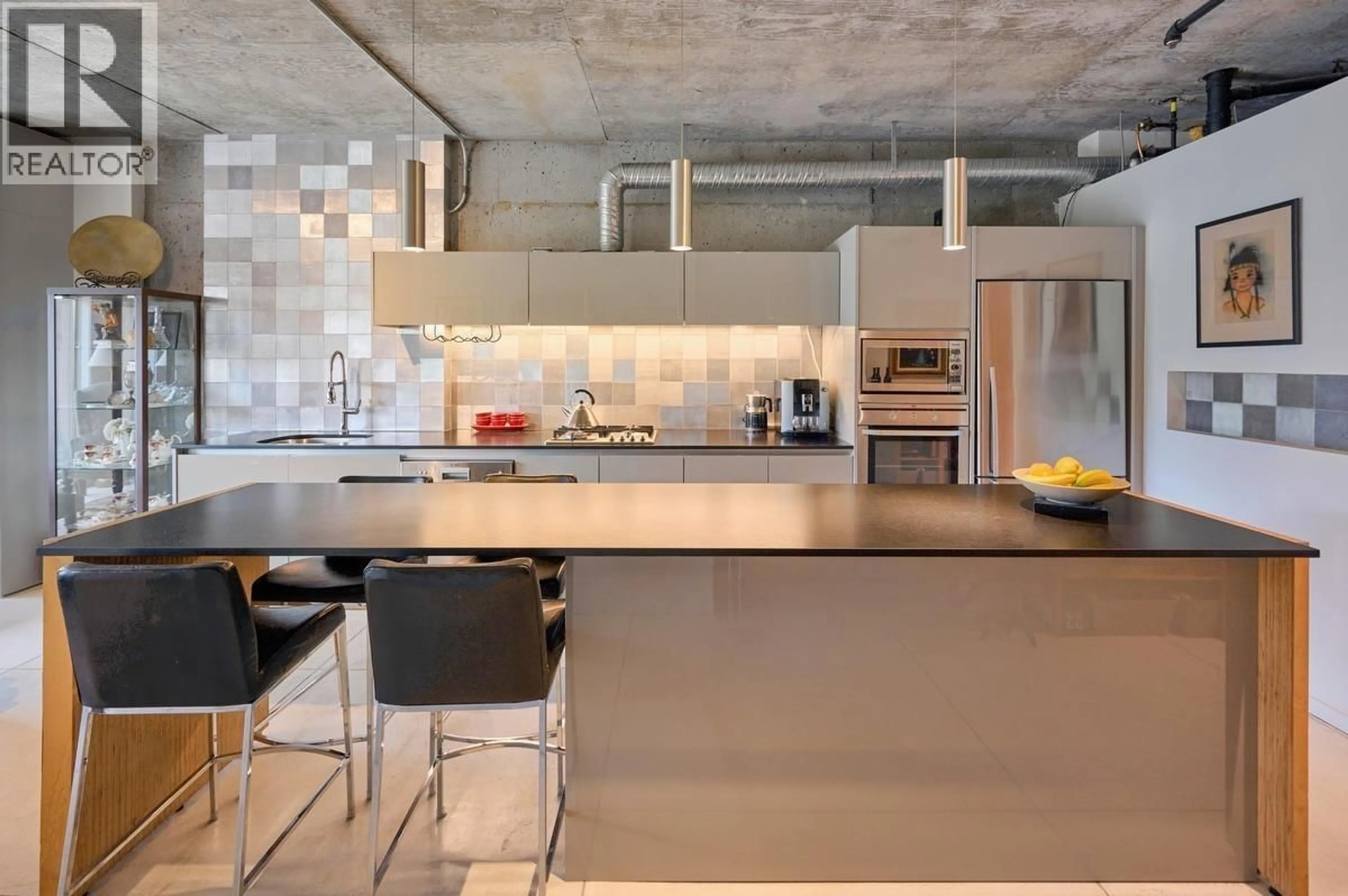 Contemporary kitchen, unknown for 205 - 1529 6TH AVENUE, Vancouver British Columbia V6J1R1