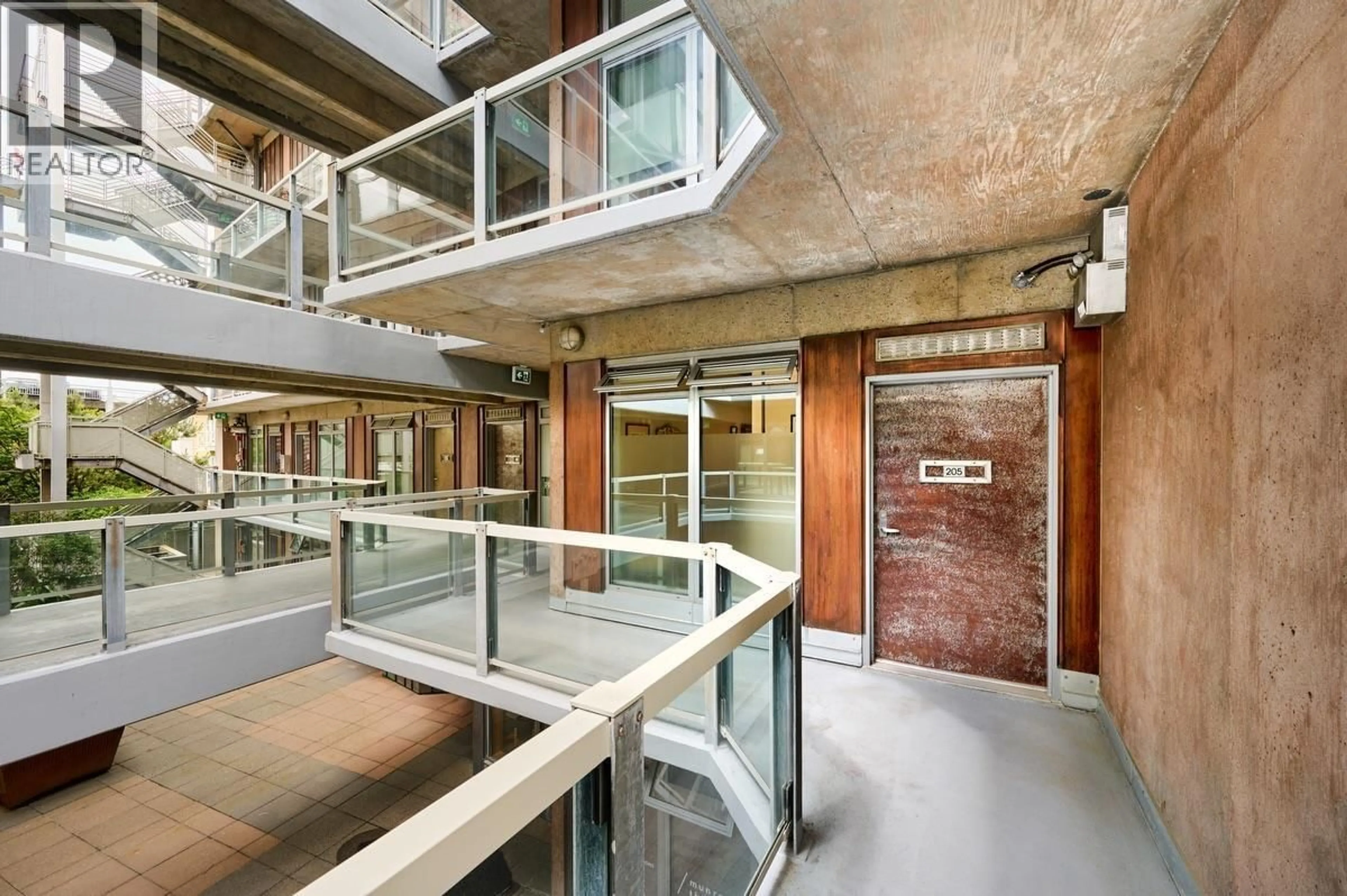 Indoor foyer for 205 - 1529 6TH AVENUE, Vancouver British Columbia V6J1R1