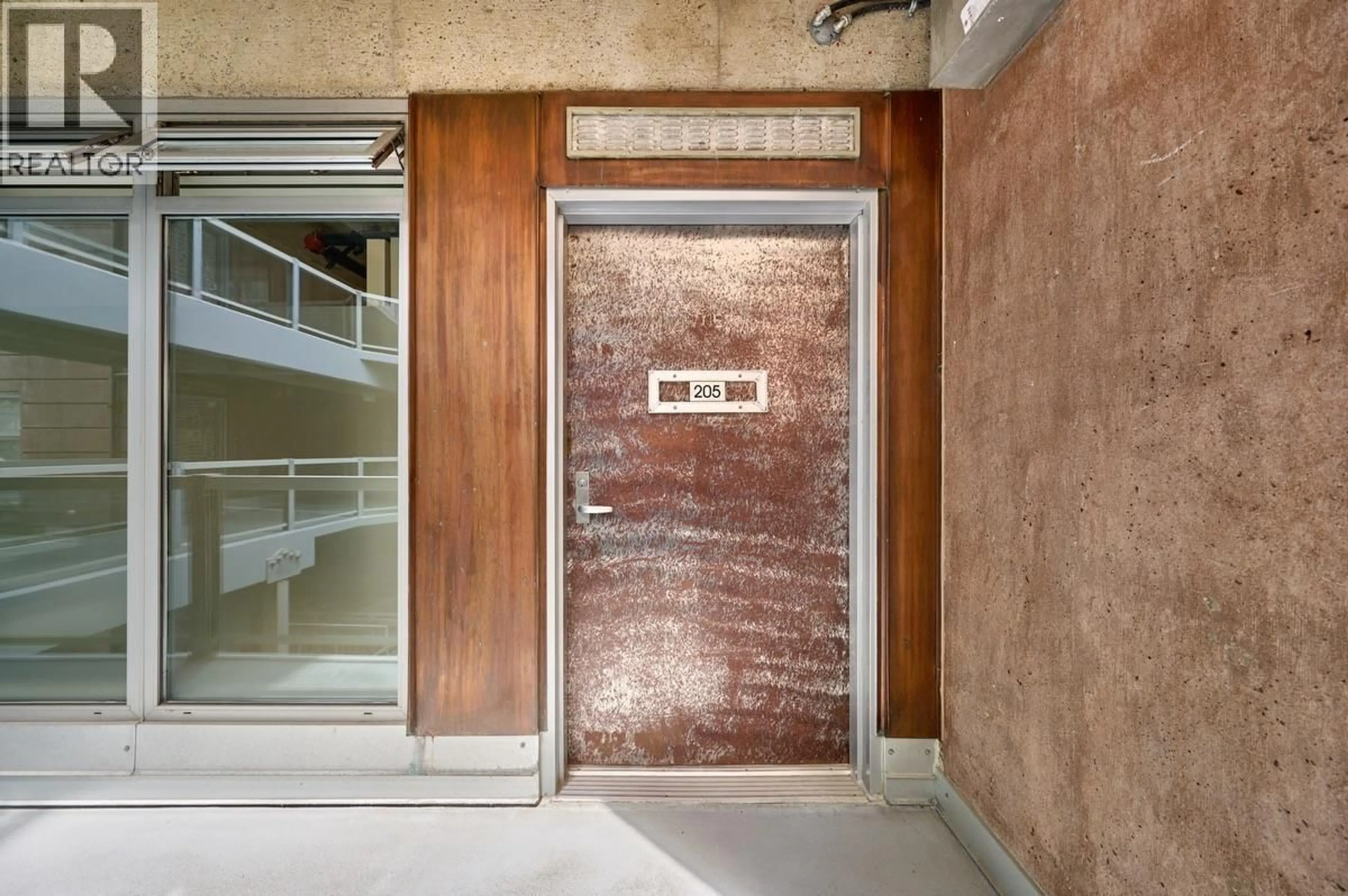 Indoor foyer for 205 - 1529 6TH AVENUE, Vancouver British Columbia V6J1R1