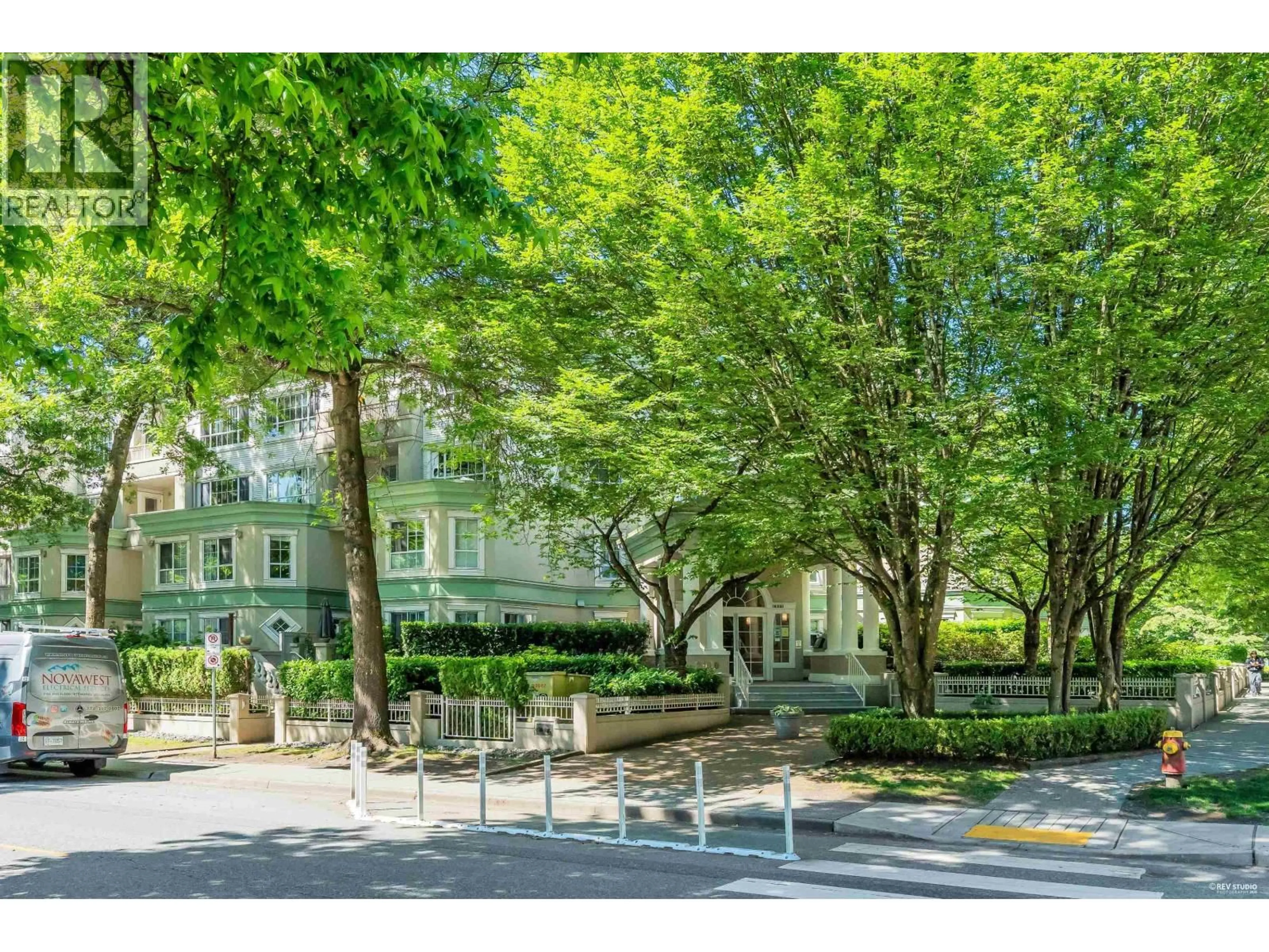 Patio, street for 310 - 2990 PRINCESS CRESCENT, Coquitlam British Columbia V3B7R3