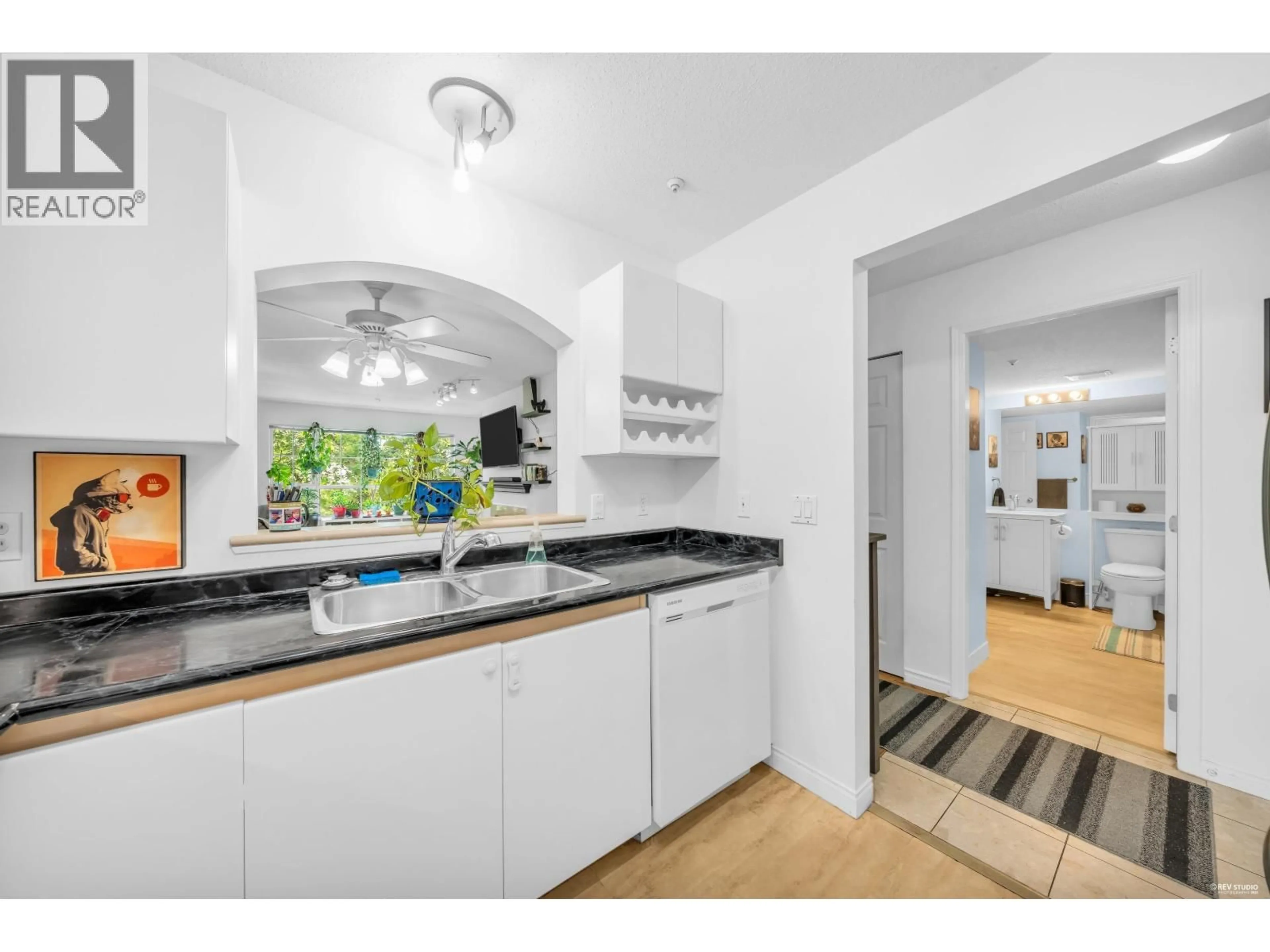 Standard kitchen, unknown for 310 - 2990 PRINCESS CRESCENT, Coquitlam British Columbia V3B7R3