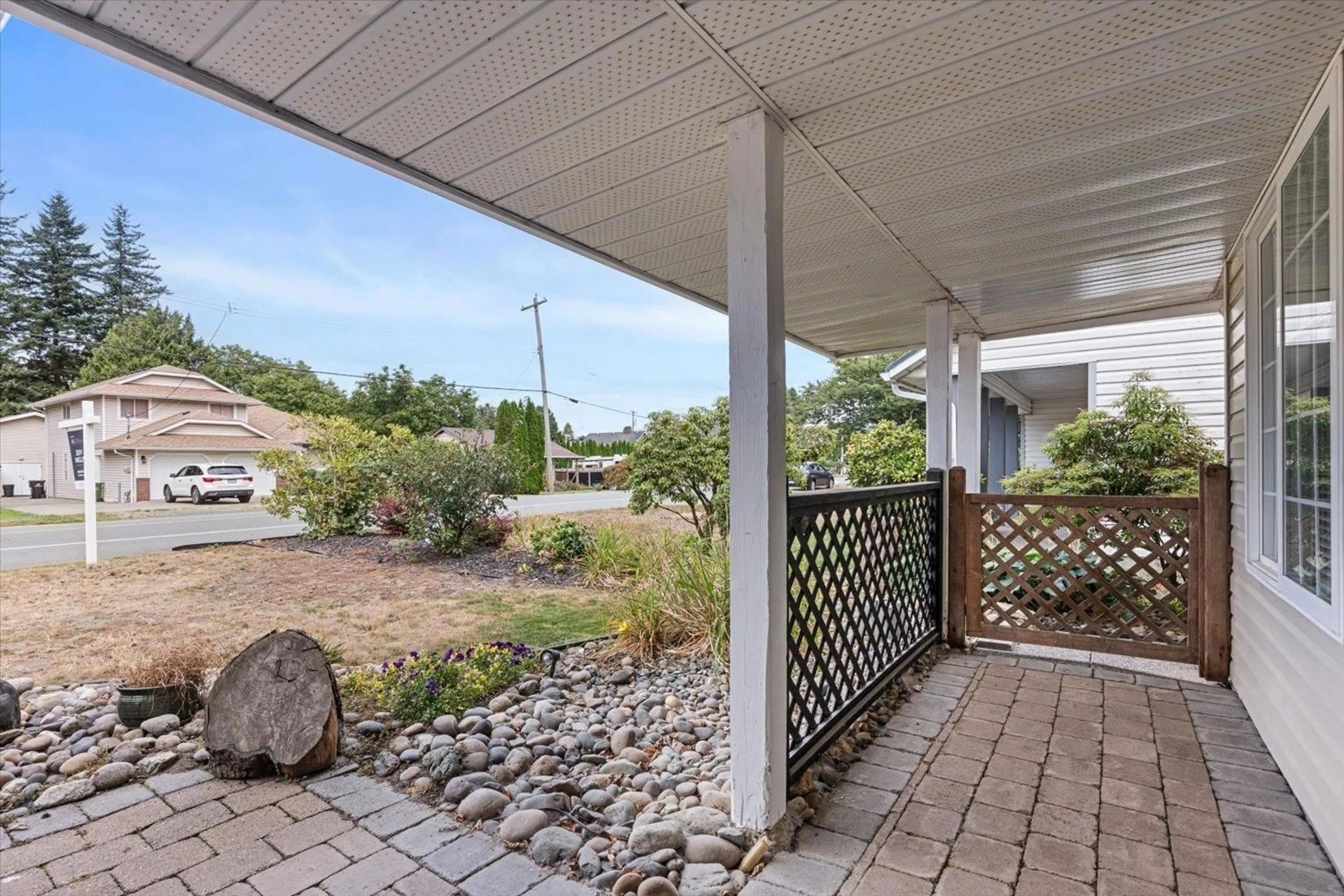 Patio, street for 45470 SPRUCE DRIVE, Chilliwack British Columbia V2R3V3