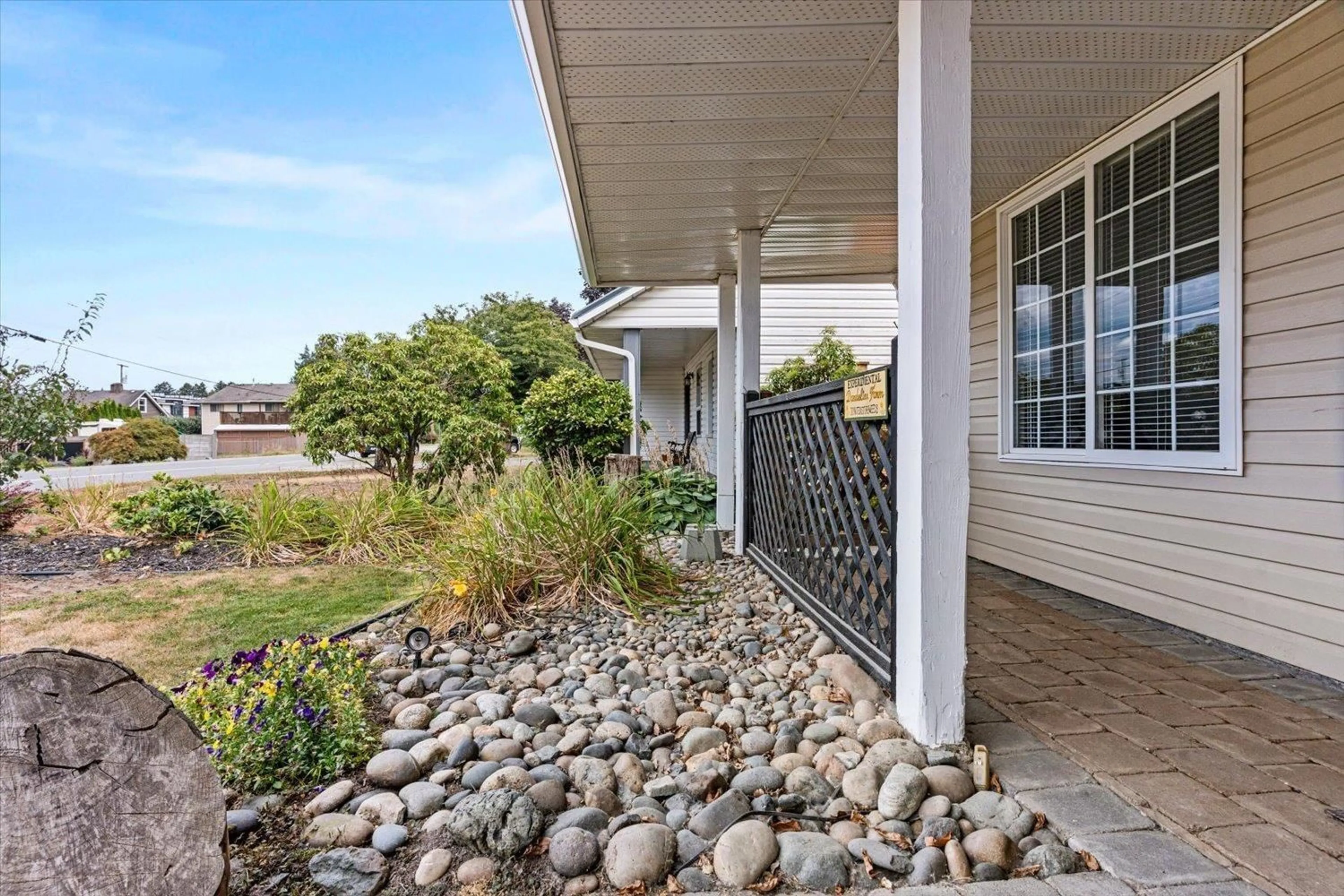Home with vinyl exterior material, water/lake/river/ocean view for 45470 SPRUCE DRIVE, Chilliwack British Columbia V2R3V3