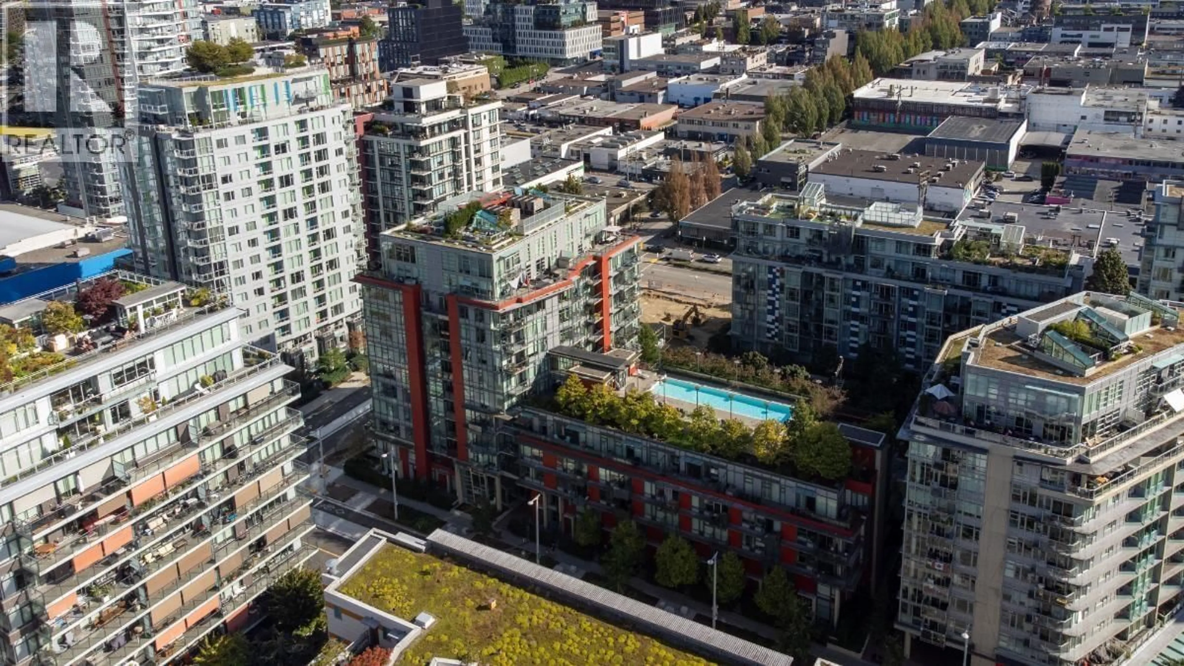 A pic from outside/outdoor area/front of a property/back of a property/a pic from drone, city buildings view from balcony for 906 - 38 1ST AVENUE, Vancouver British Columbia V5Y0K3