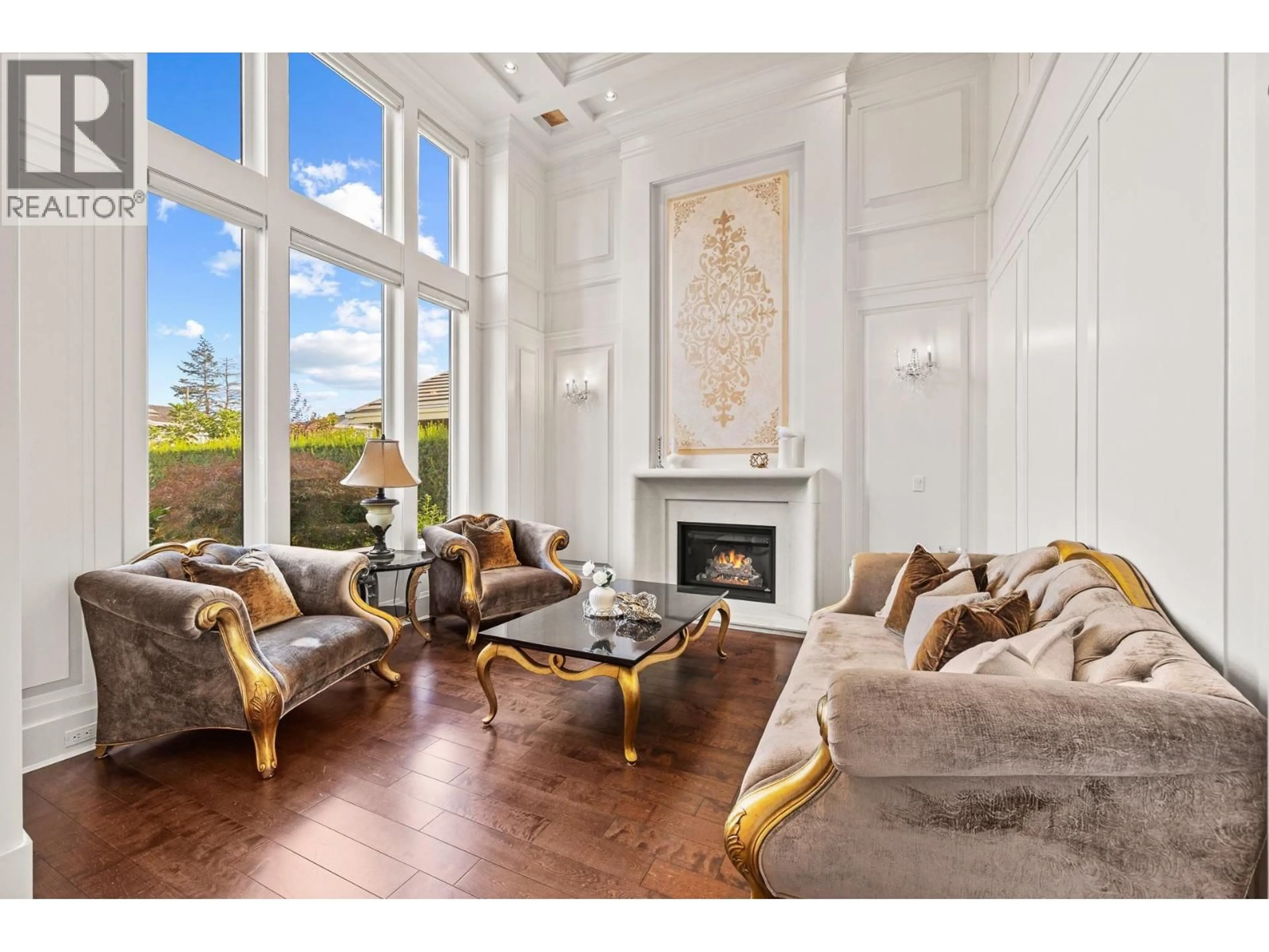Living room with furniture, wood/laminate floor for 6260 CHATSWORTH ROAD, Richmond British Columbia V7C3S3