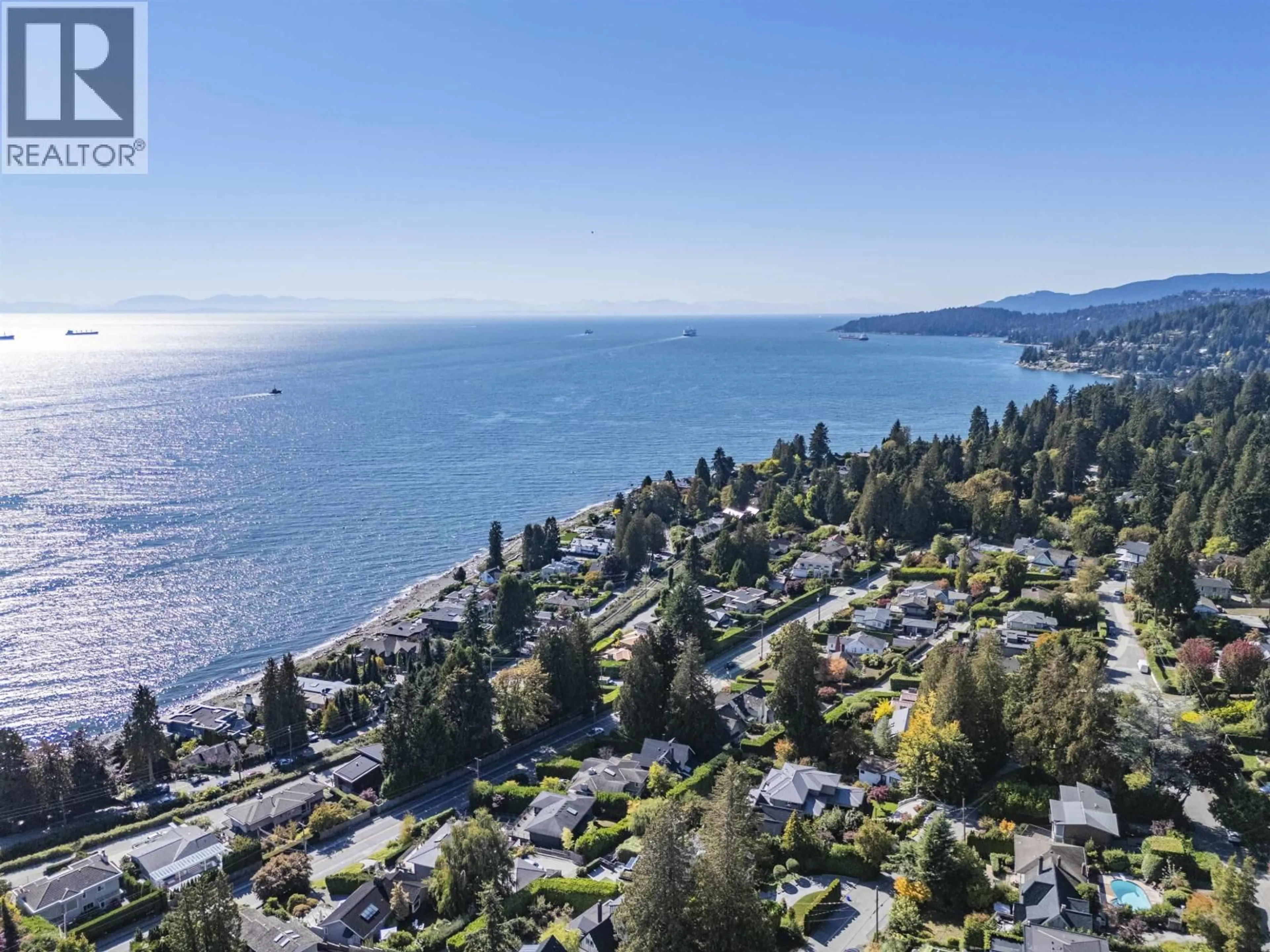 A pic from outside/outdoor area/front of a property/back of a property/a pic from drone, water/lake/river/ocean view for 2559 NELSON AVENUE, West Vancouver British Columbia V7V2R5