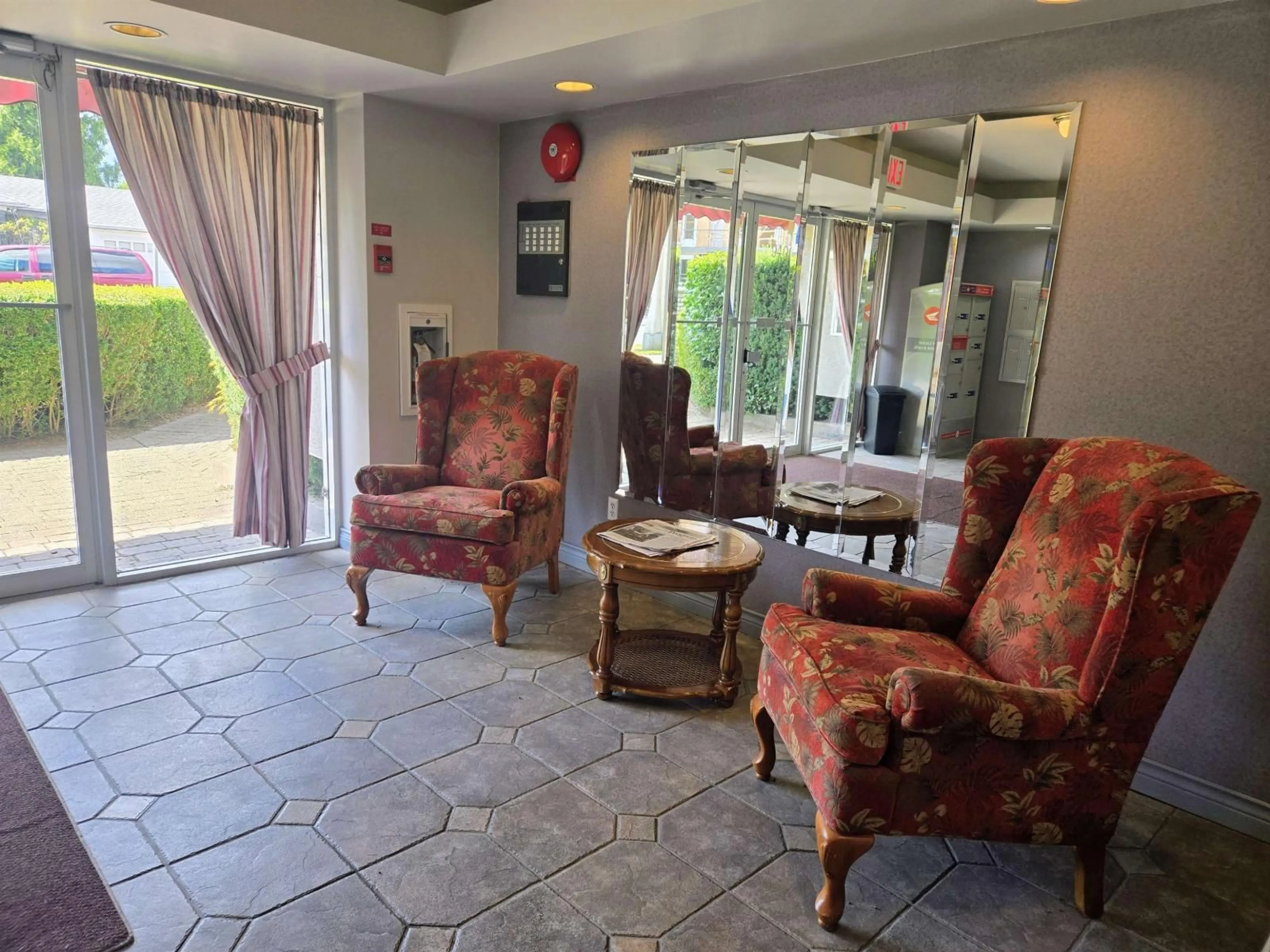 Lobby for 102 - 9400 COOK STREET, Chilliwack British Columbia V2P4J6