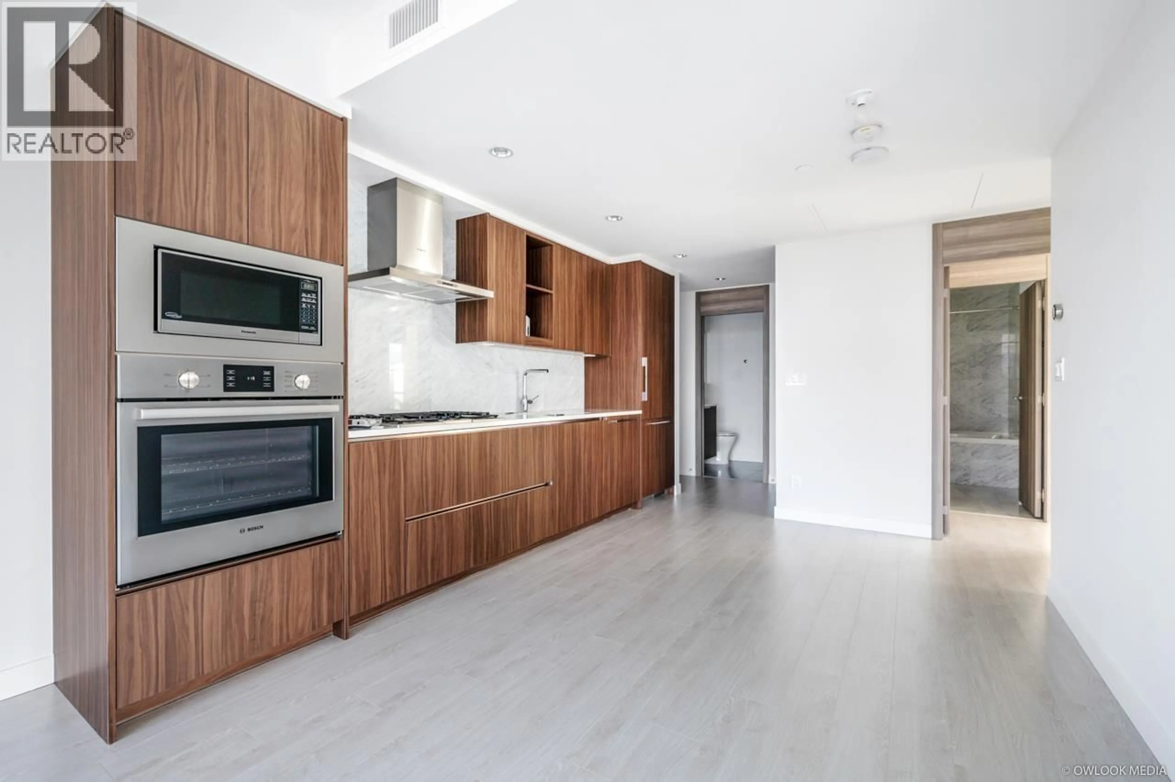 Open concept kitchen, unknown for 605 - 4730 LOUGHEED HIGHWAY, Burnaby British Columbia V5C0M9